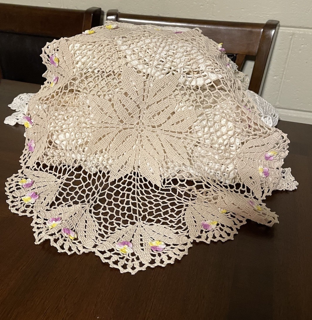 39 Piece Lot Vintage Crochet Table Linens White Beige Runners Doilies New