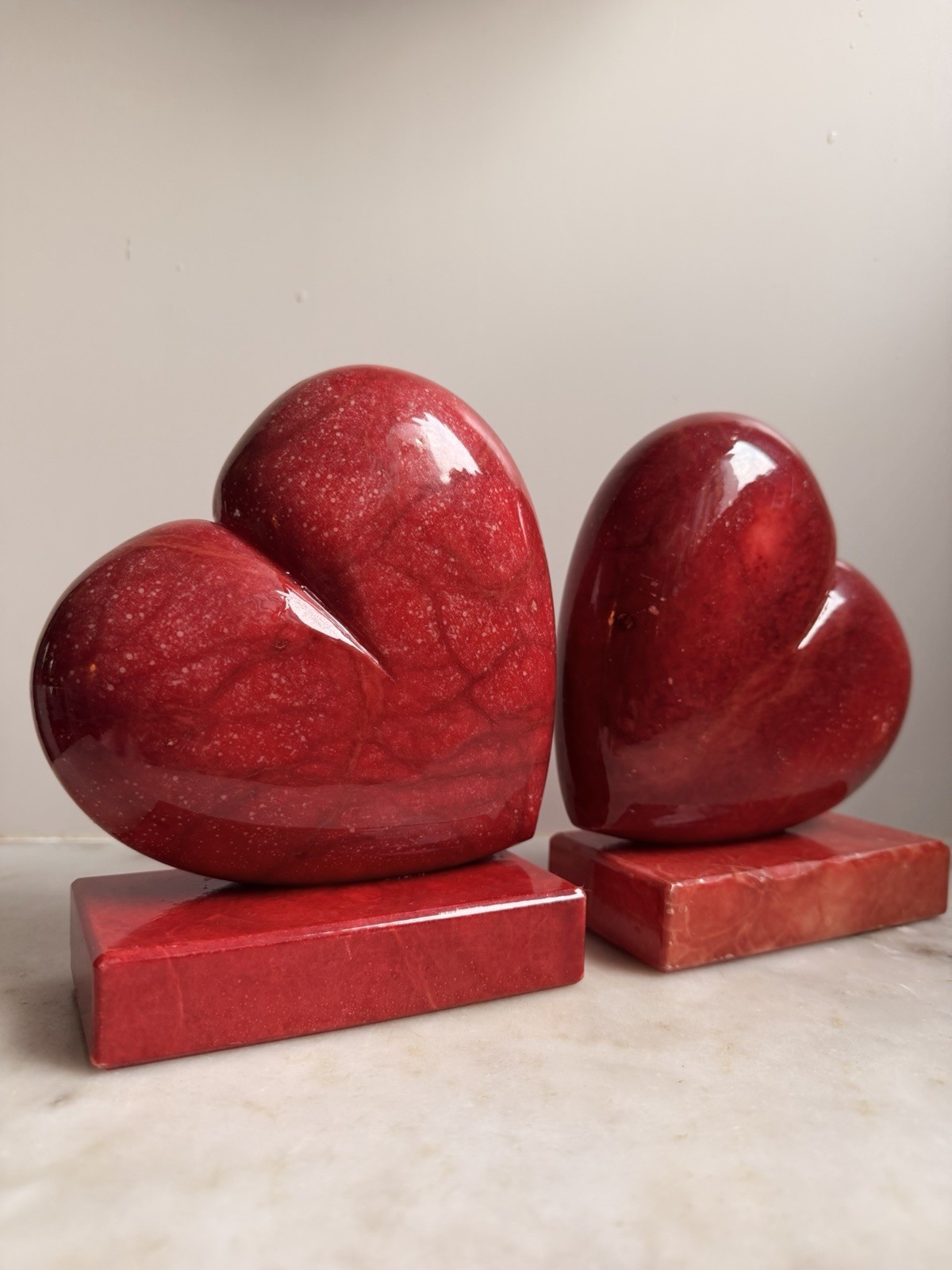 Vtg. Hand Carved Red Volterra Alabaster Stone Heart  Bookends Duccesschi Italy