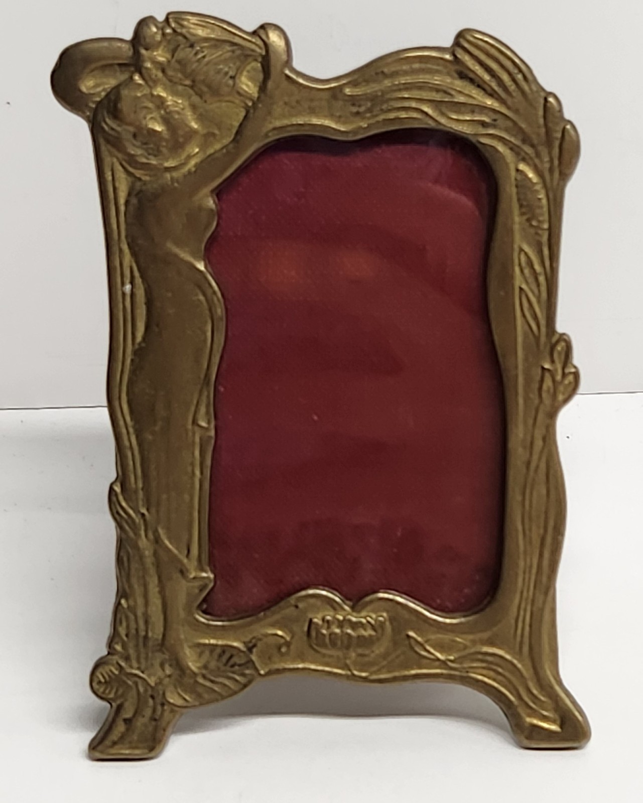 Antique Vintage C. 1930’s Small Art Nouveau Brass Picture Frame Desk 4.5” Tall Antique Vintage C. 1930’s Small Art Nouveau Brass Picture Frame Desk 4.5” Tall