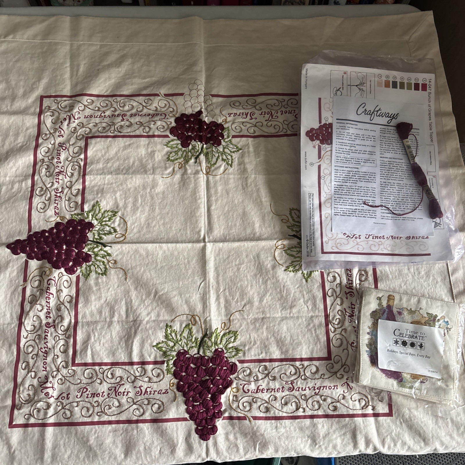 VTG Hand Embroidered Linen Tablecloth Grapes wine 4 napkins 1.5 grapes to finish
