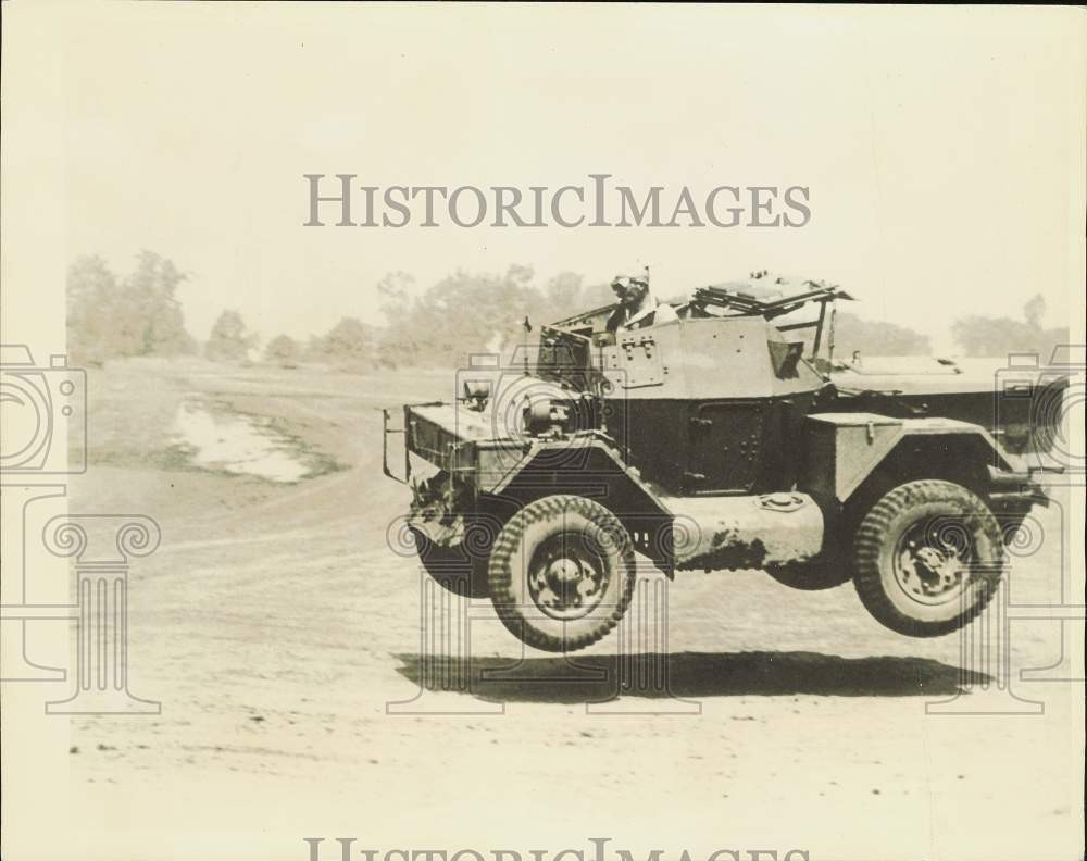 1943 Press Photo Lynx armored scout car 1943 Press Photo Lynx armored scout car