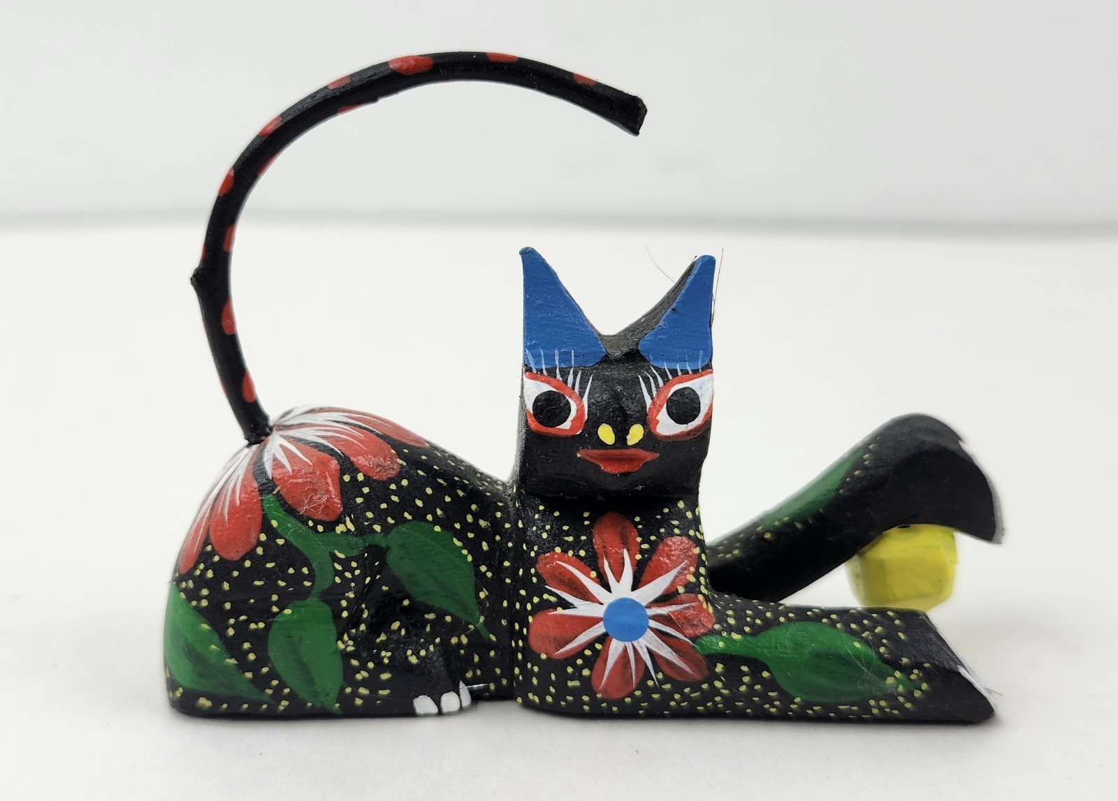 Vtg. Small Black Cat Oaxaca Esteban Fabian Mendez Signed Hand Carved Painted