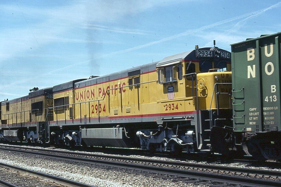 Railroad Slides - Union Pacific #2934 GE U30C Locomotive Westmont Illinois 1977