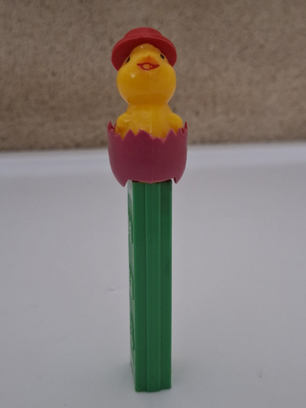 Vintage 1976 Chick In Egg No Feet PEZ  with \