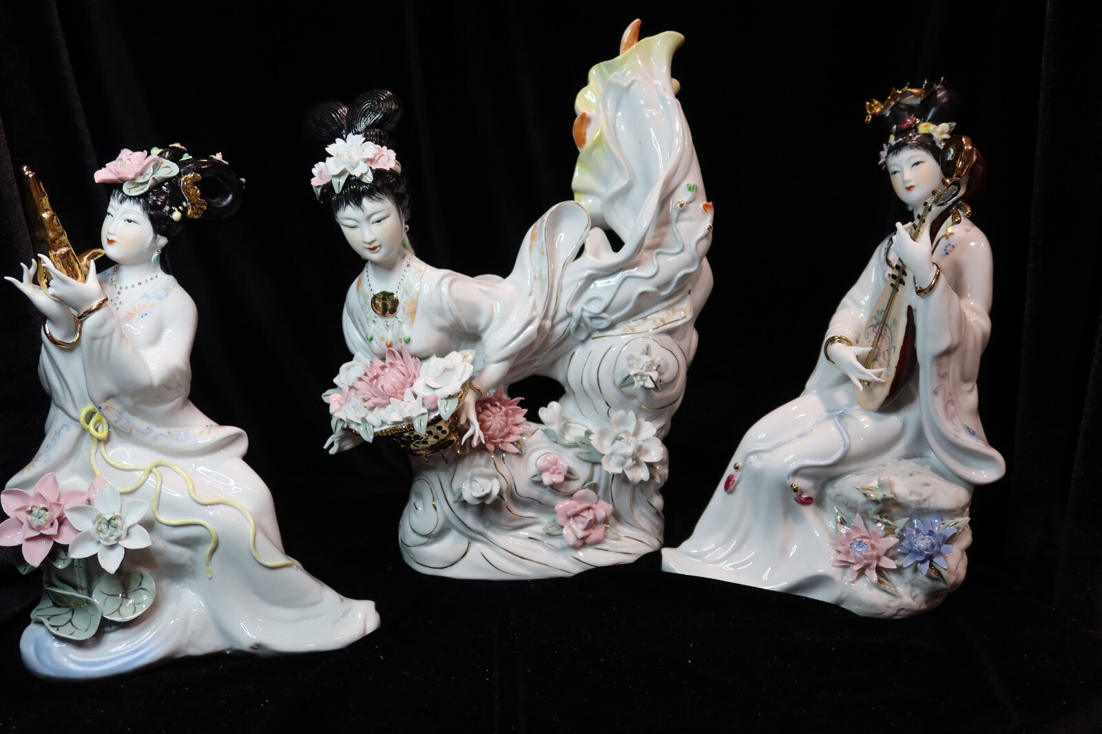 3 JAPANESE GEISHA GIRLS PORCELAIN FIGURINES STATUES HAND PAINTED RAISED FLOWERS