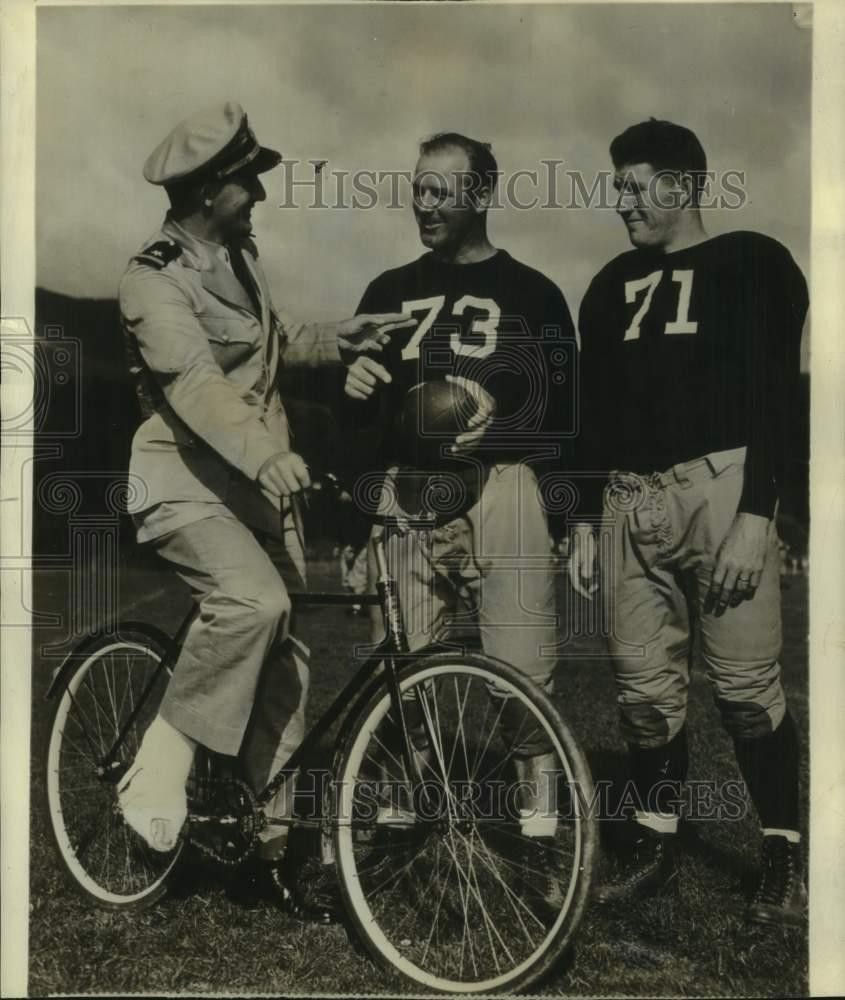 1942 Press Photo Ensign Bobby Grayson, Lt. Larry Stevens & Lt. Pete Carlston
