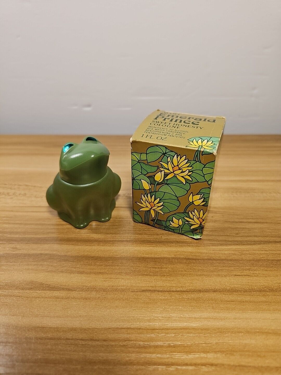 Vintage Avon Emerald Prince Frog Decanter Perfume Bottle Full Sweet Honesty &Box