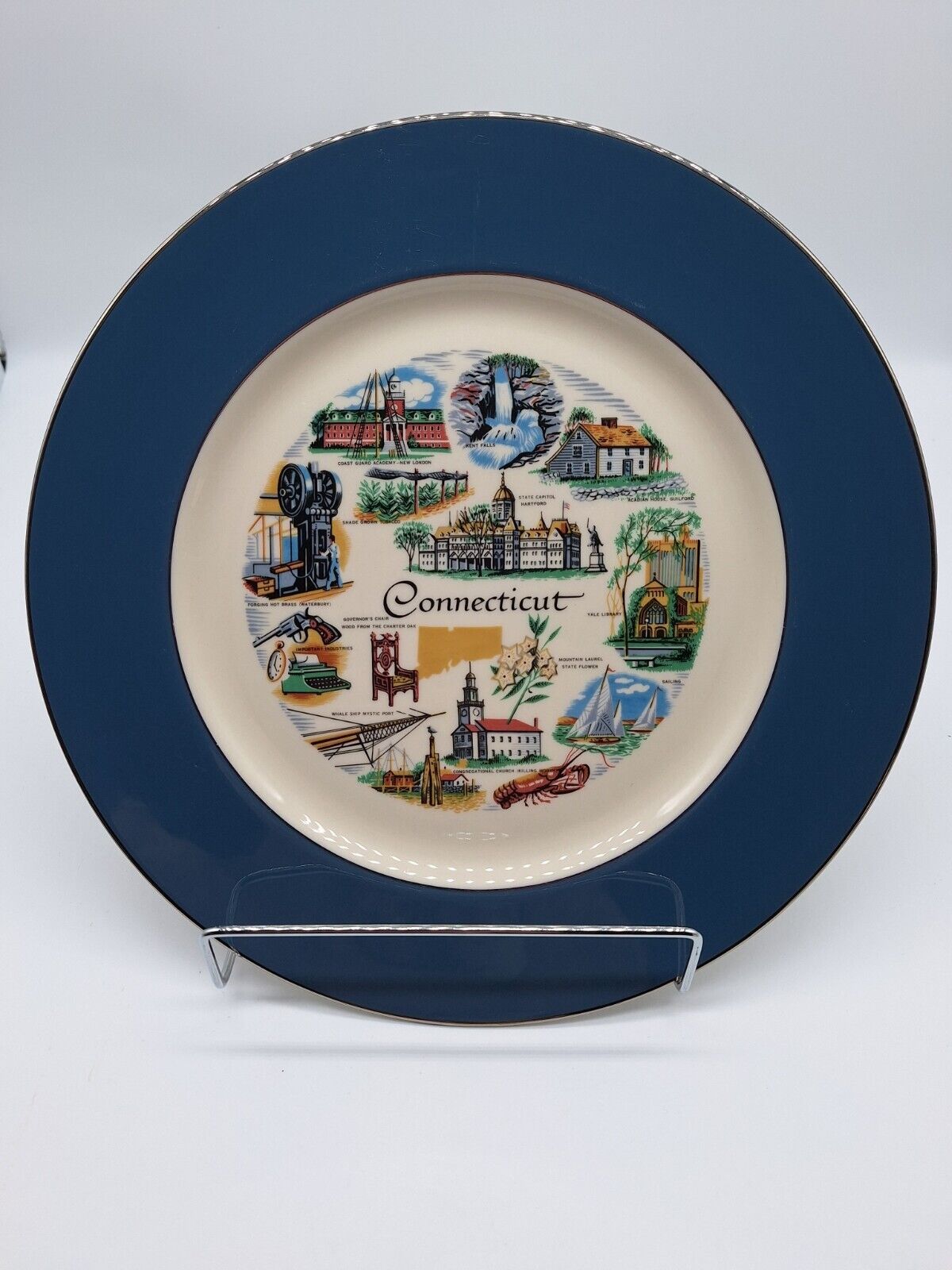 Connecticut Ceramic Sovereign Plate Royal Devon USA  10.2 inch Attractions