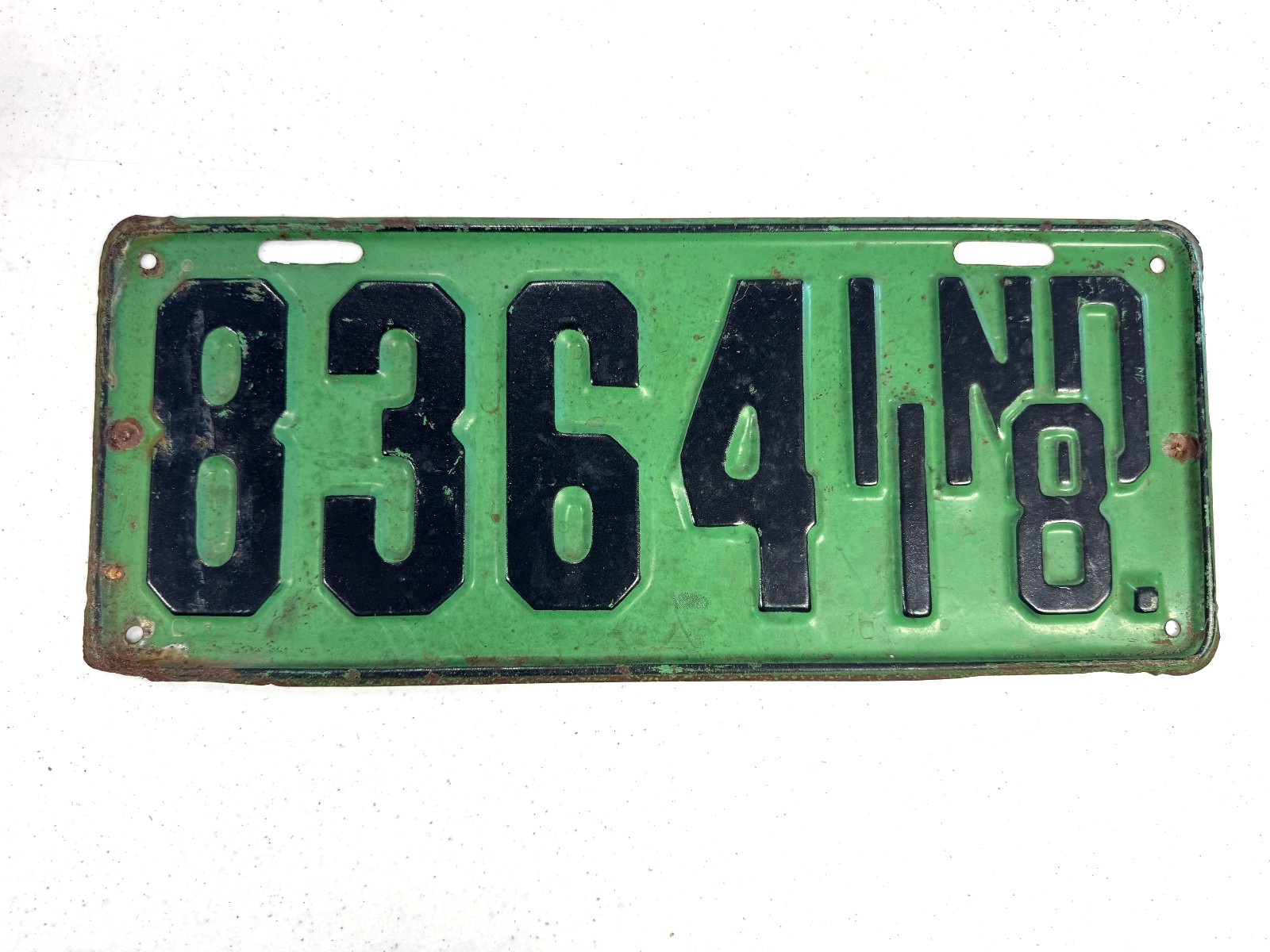 Vintage 1918 Indiana License plate tag Nice 4 digit original paint 8364