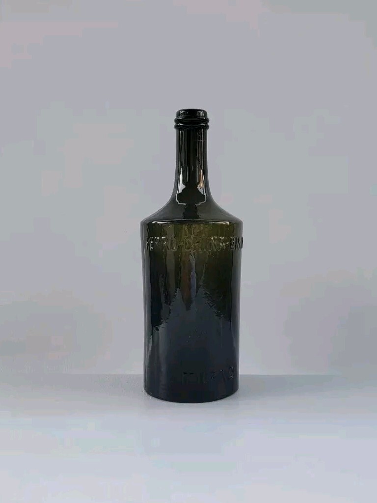 Vintage Ferro China Bisleri Bottle 10\