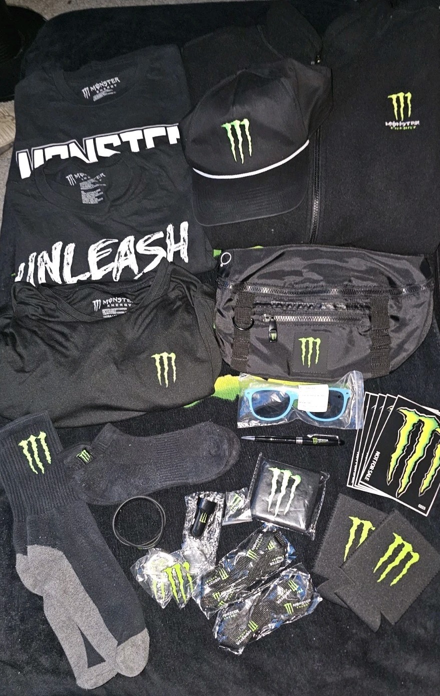Monster Energy Promo 21+ Pc Lot XL ZIP fleece T Shirts Bag Lanyard Sock Keychain