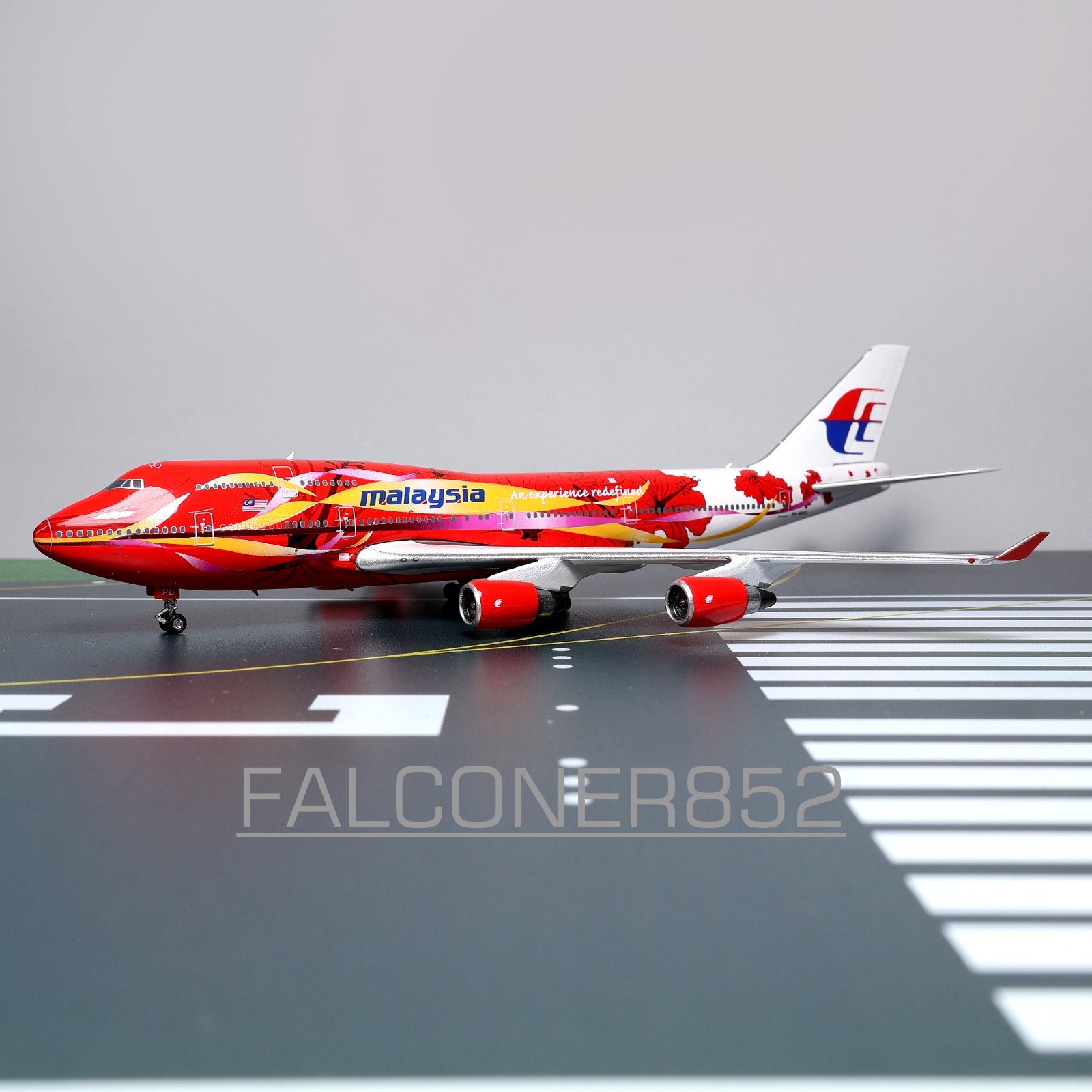 1/400 Phoenix quality Malaysia B747-400 9M-MPD 04403 Diecast Metal Plane 1/400 Phoenix quality Malaysia B747-400 9M-MPD 04403 Diecast Metal Plane