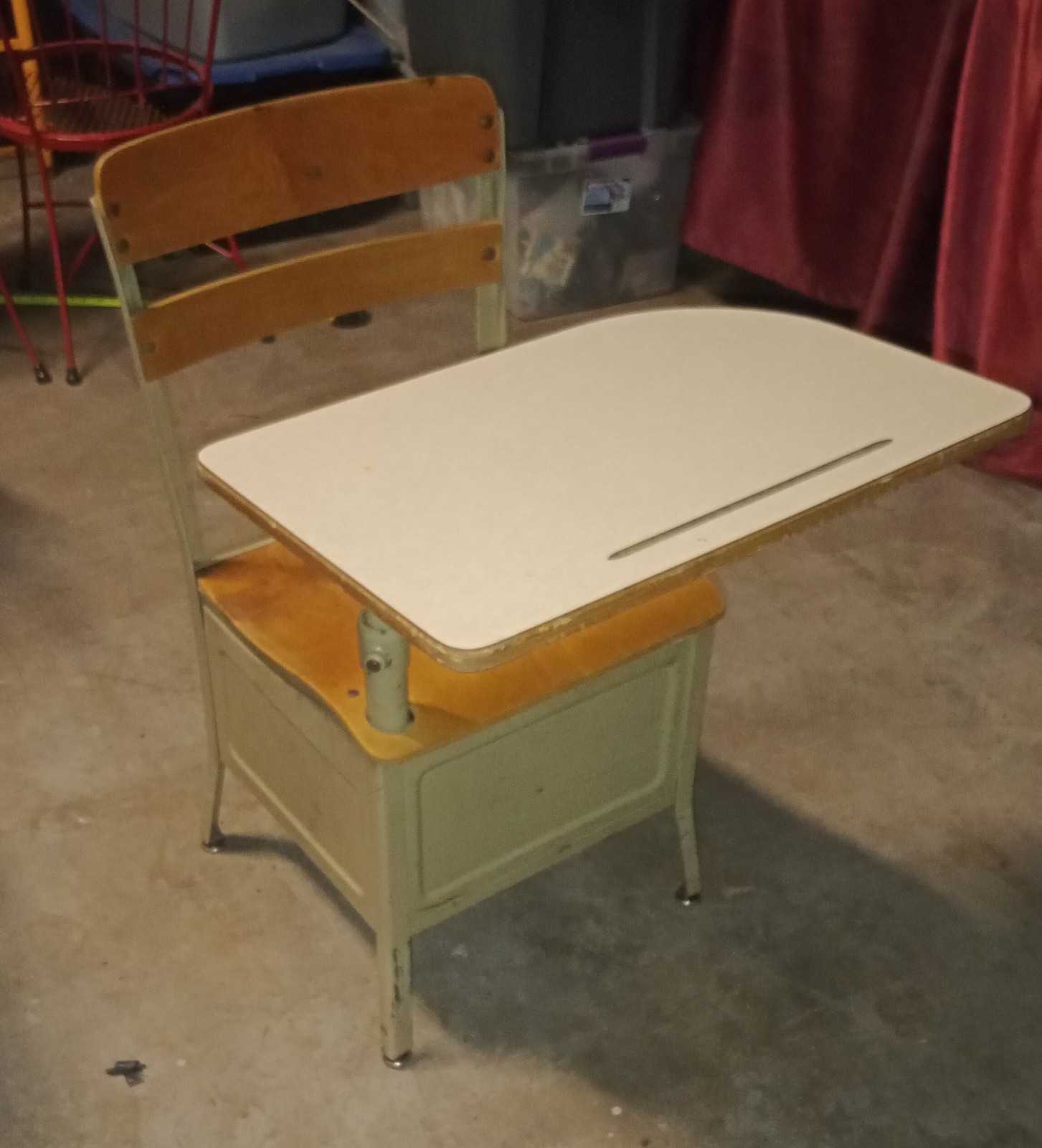 Vintage Irwin  Metal & Wood Child's School Desk