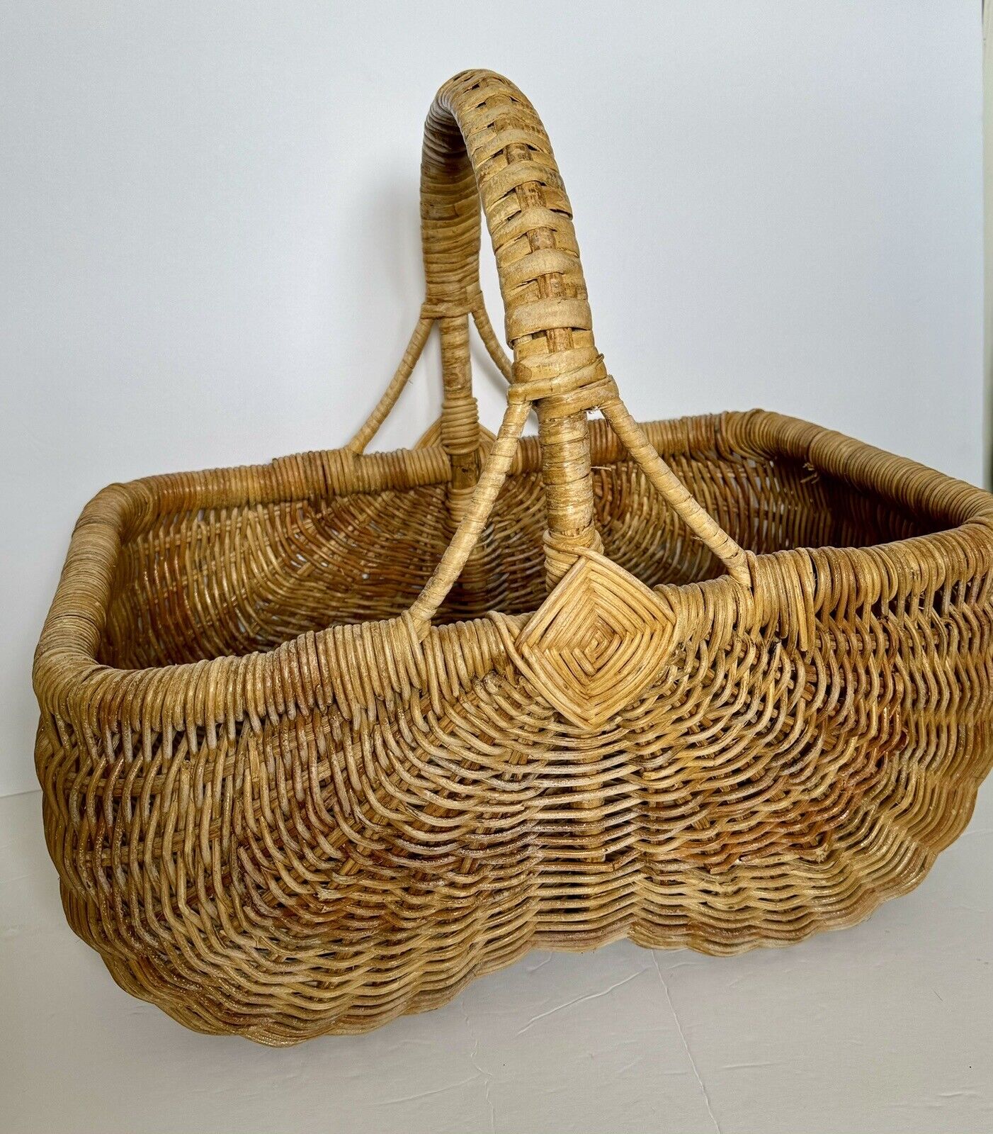 Vtg Willow Wicker Basket European Gather Market Basket Large Hand Woven Sturdy