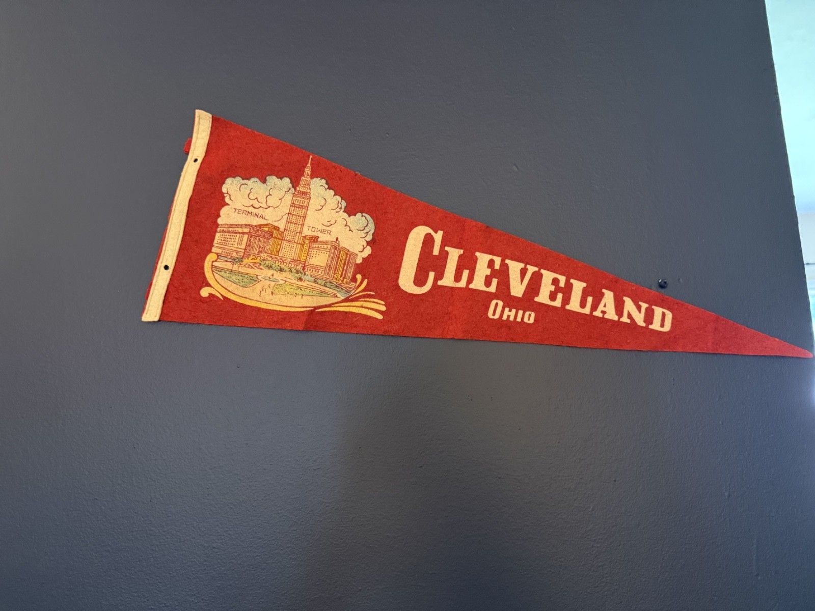 Vintage 1940s Cleveland Ohio Felt Pennant Terminal Tower