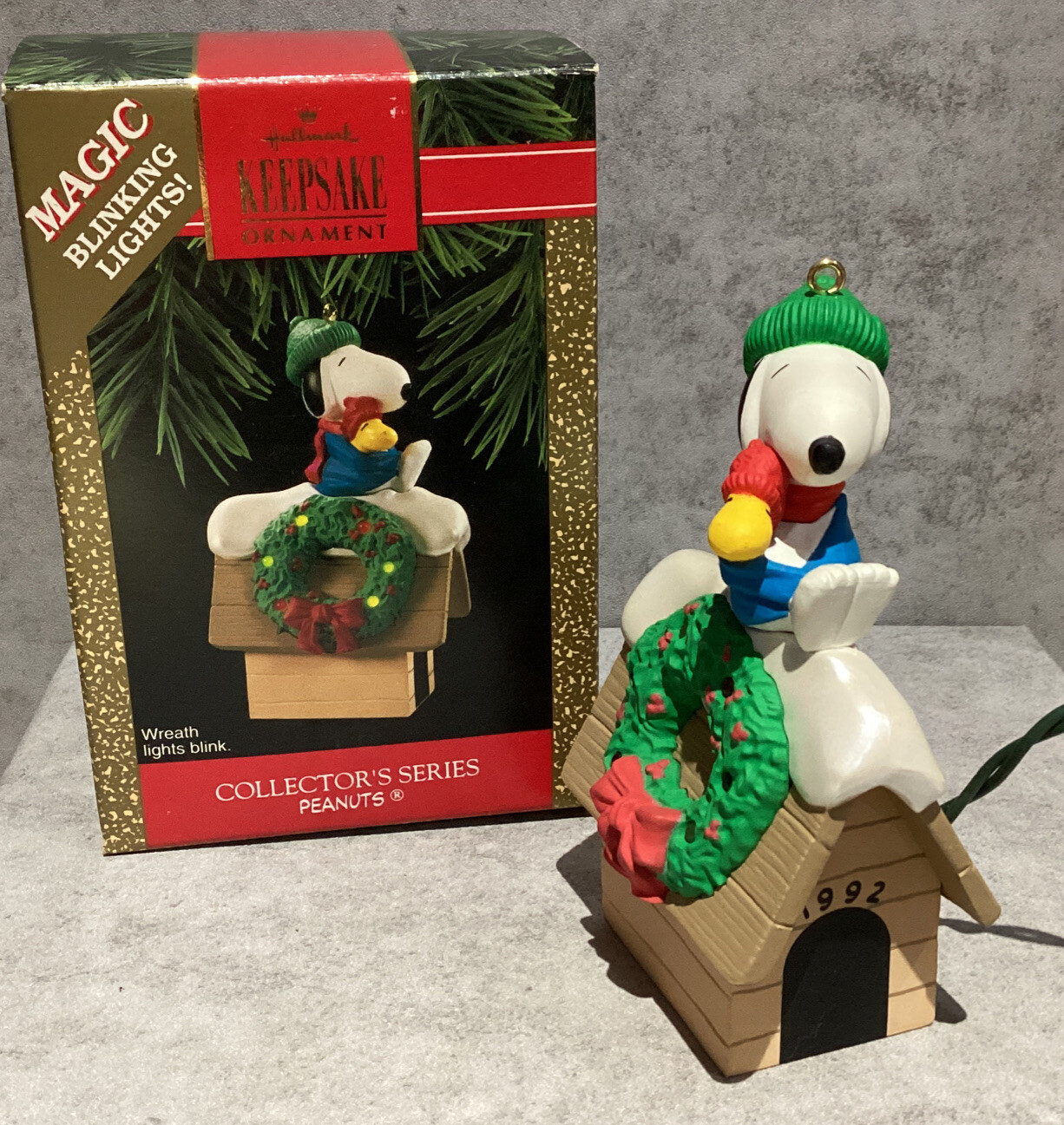 Hallmark 1992 Ornament Collectors Series Peanuts Snoopy Woodstock Light Up