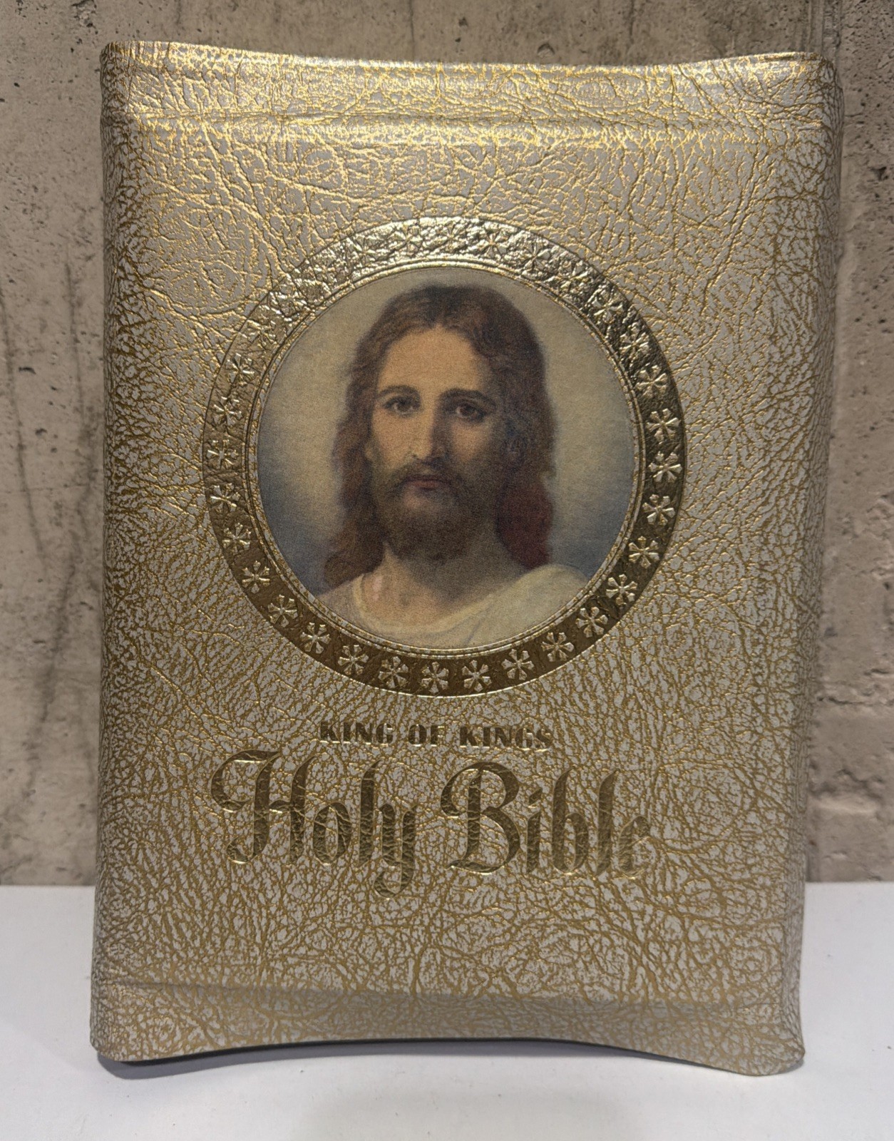 1959 King of Kings Holy Bible Clarified Edition, Gold Cover, Illustrated Vintage 1959 King of Kings Holy Bible Clarified Edition, Gold Cover, Illustrated Vintage
