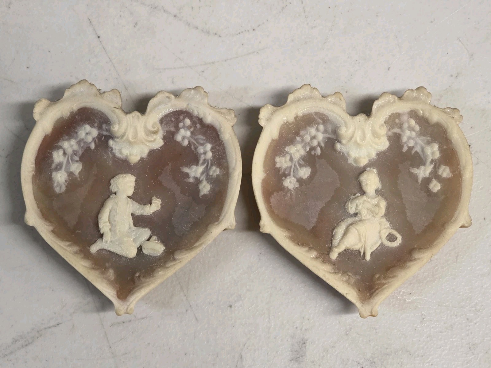 Incolay Studios Heart Shaped Wall Plaques Boy & Girl Pair
