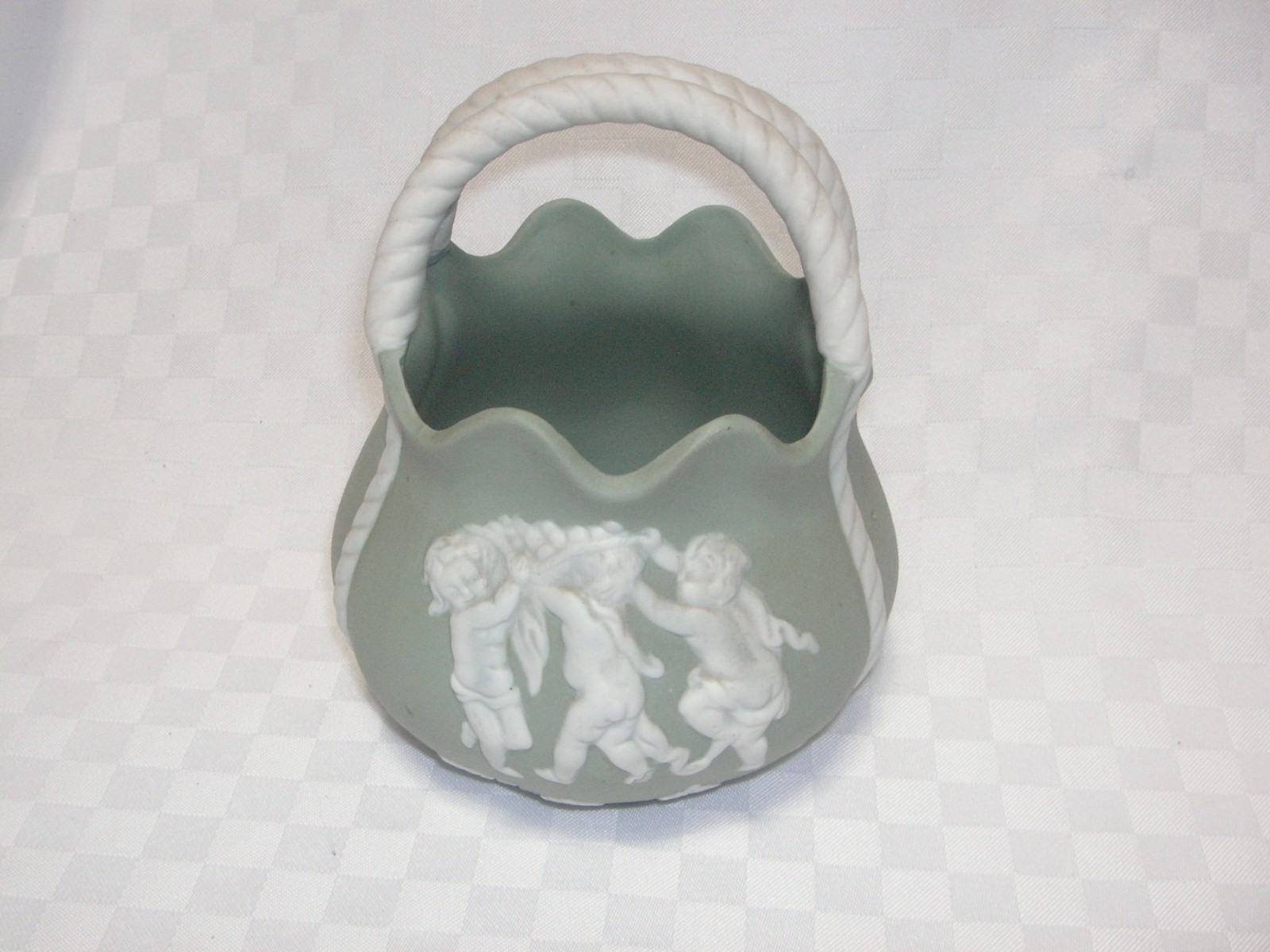 OLD, CUTE JASPERWARE BASKET WITH CUPIDS OLD, CUTE JASPERWARE BASKET WITH CUPIDS