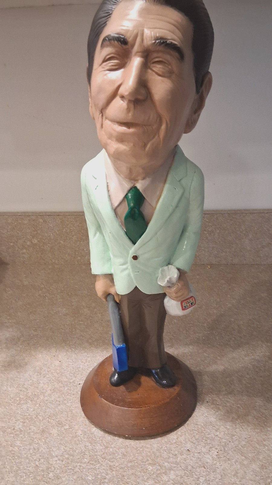 ESCO STATUES    PRESIDENT REAGAN     GREAT CONDITION