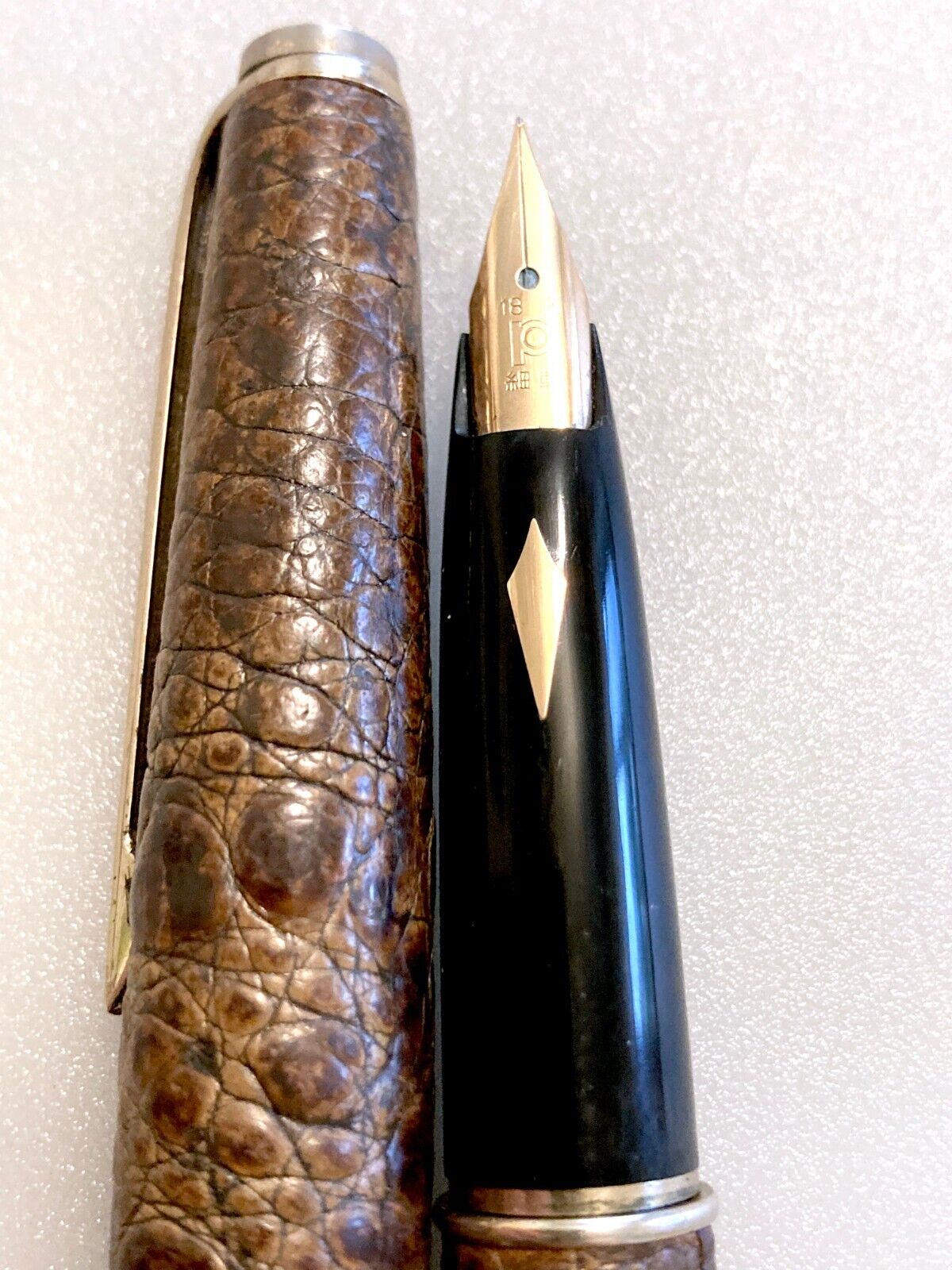 PLATINUM 18K FS  1970's fountain pen  leather axis  from JAPAN
