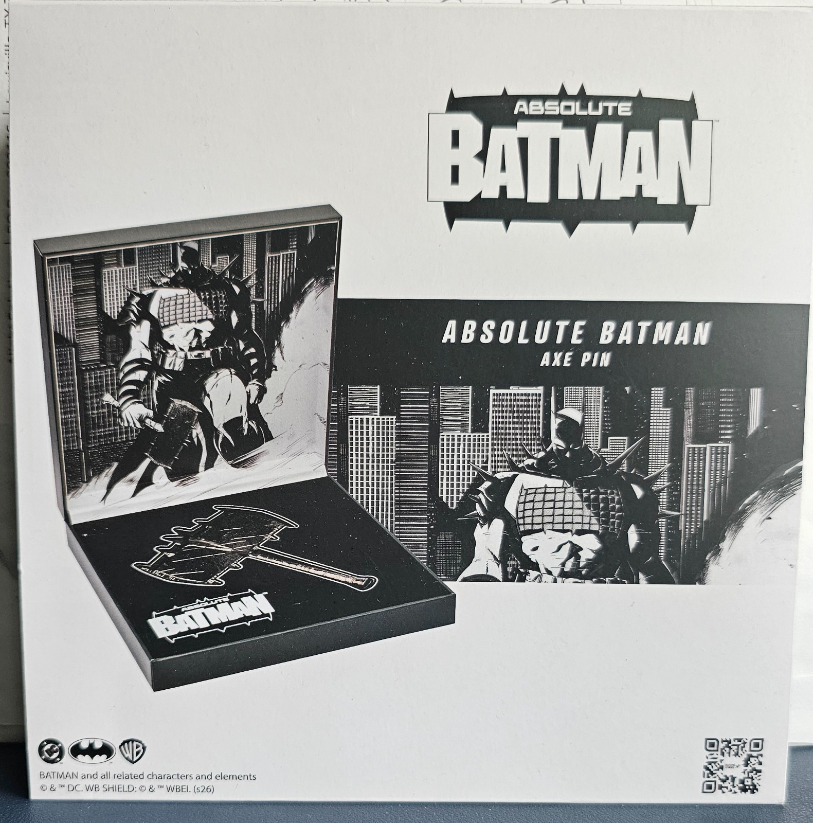 ABSOLUTE BATMAN Battle Axe Pin Collector’s Box DC  NEW COMIC CON