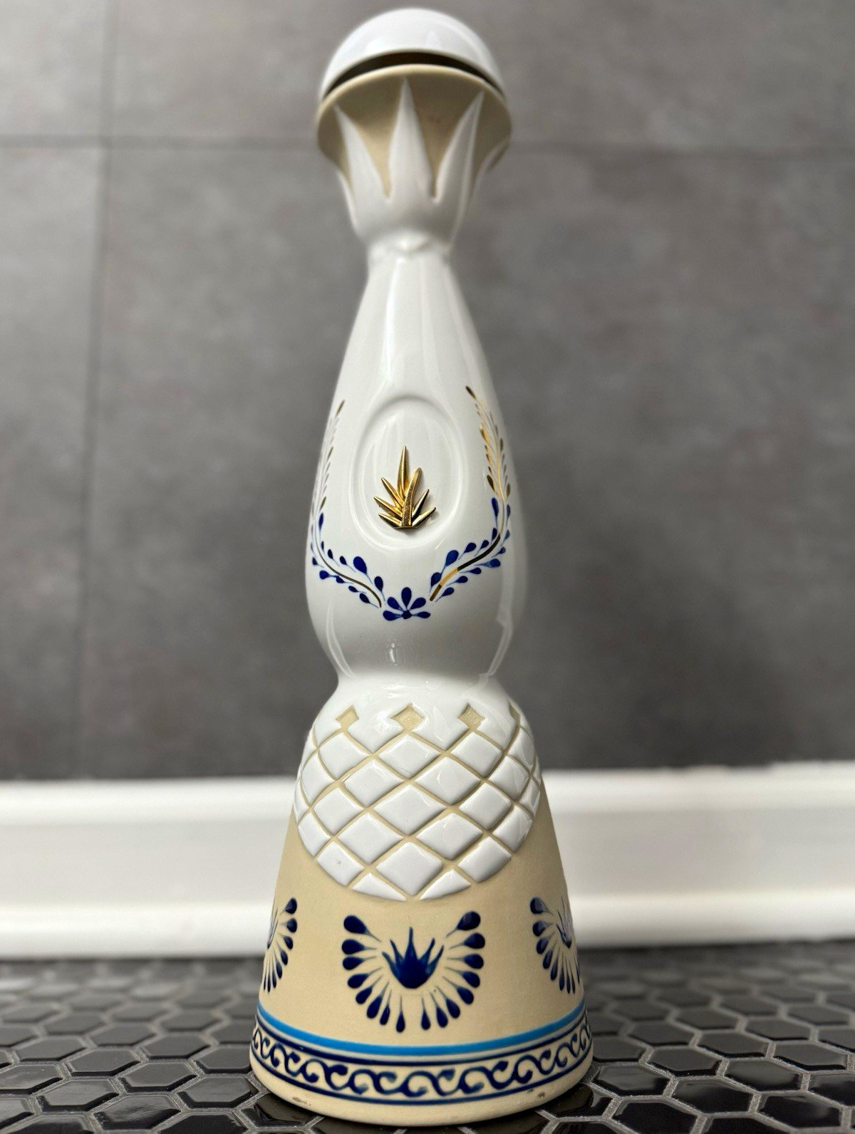 Clase Azul Añejo Tequila 750ml Ceramic Bottle w/ Stopper White Blue Beige
