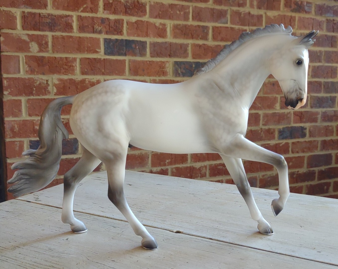 BREYER CATCH ME Holsteiner Cantering Warmblood Model HORSE No. 1806