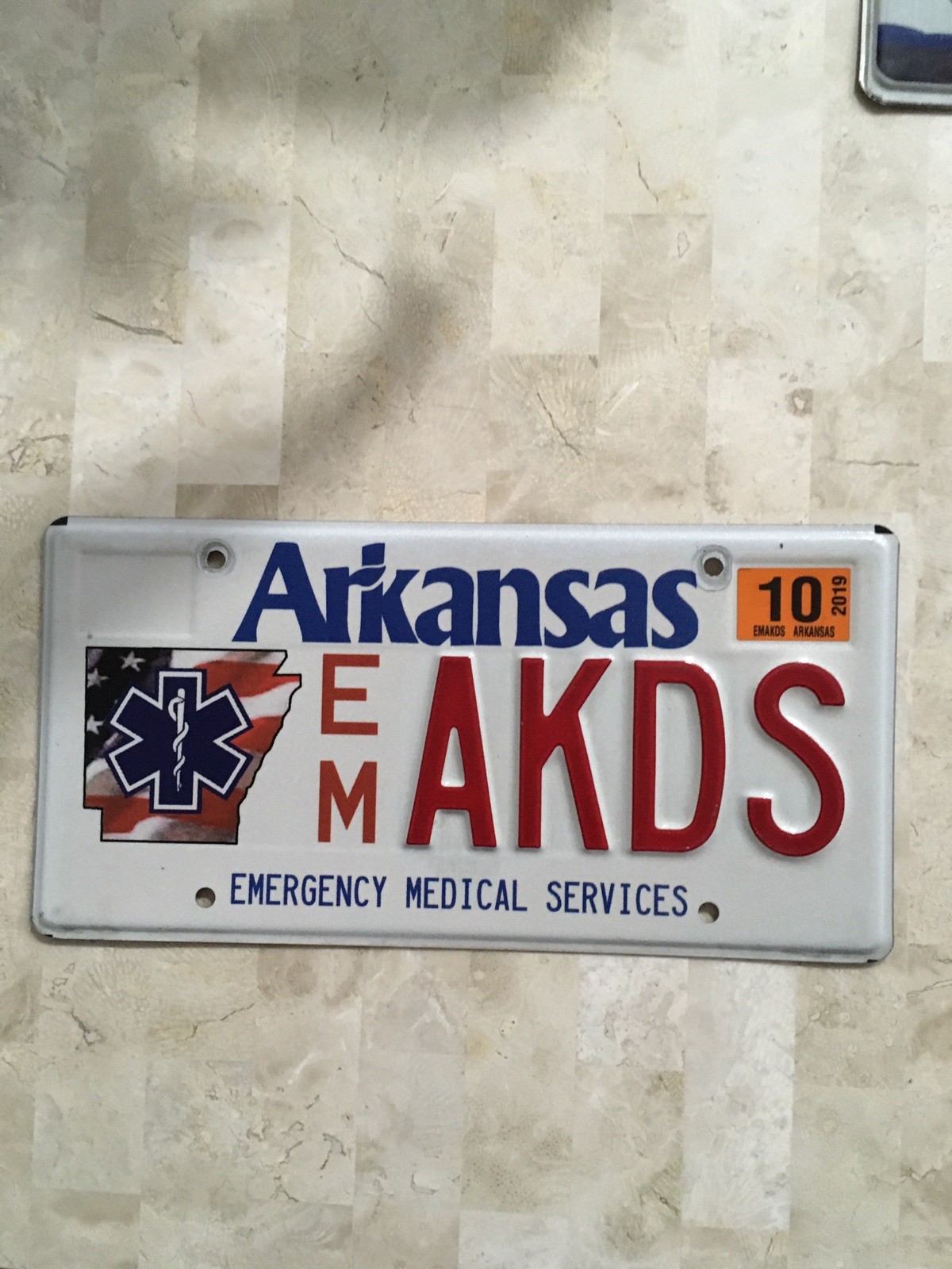 ARKANSAS EMERGENCY MEDICAL SERVICES LICENSE PLATE RARE MINT CONDITION SHIPS FAST