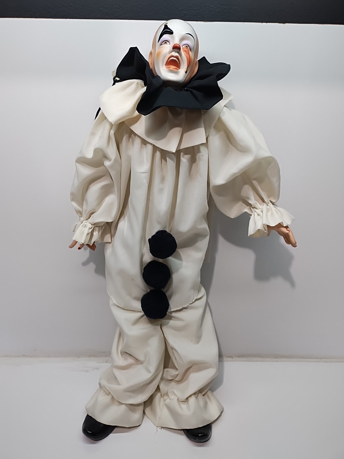 enesco imports corp 1988ceramic clown 24in figure
