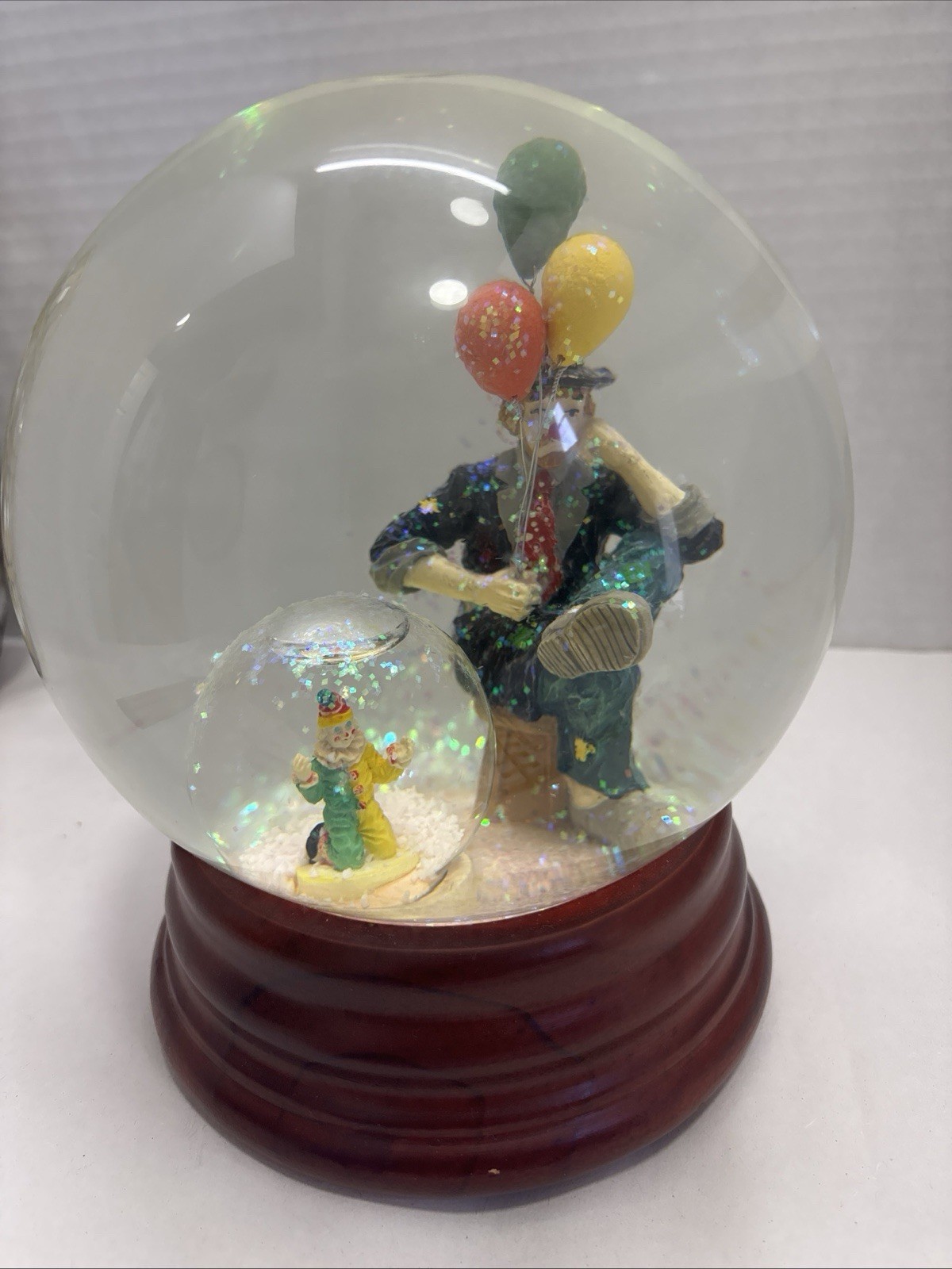 TITLE Large Clown Snow Globe Music Box Glitter Balloons Wood Base Works
