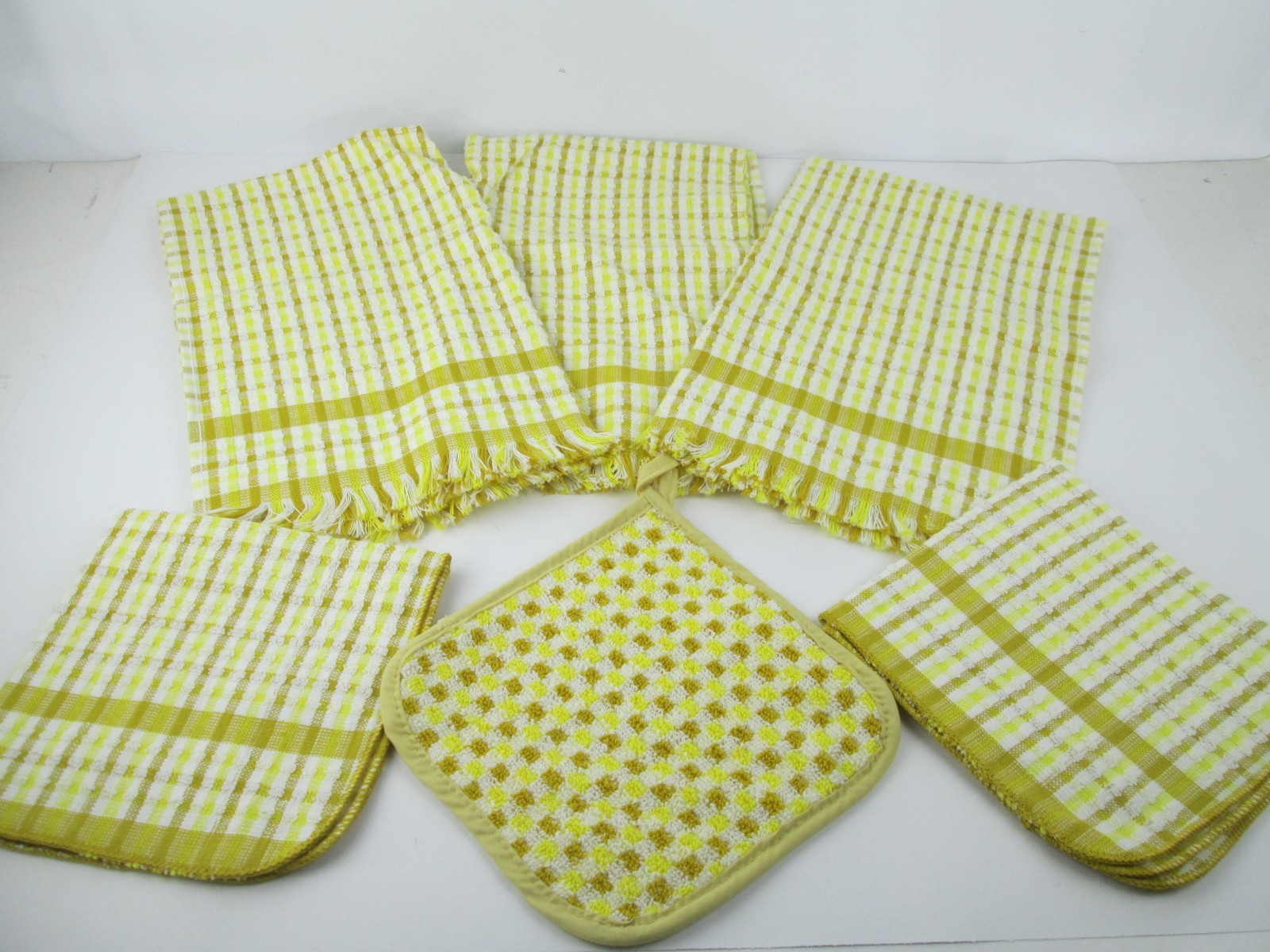 6 Piece Cannon Vintage Kitchen Towel Set Gold Brown Check 70’s Hot Pad NWOT 6 Piece Cannon Vintage Kitchen Towel Set Gold Brown Check 70’s Hot Pad NWOT