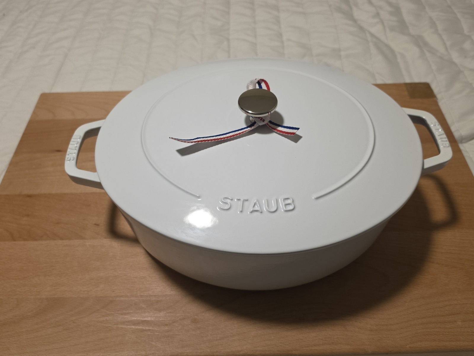 Staud Cast Iron  6 qt, Oval, Dutch Oven, Pure White