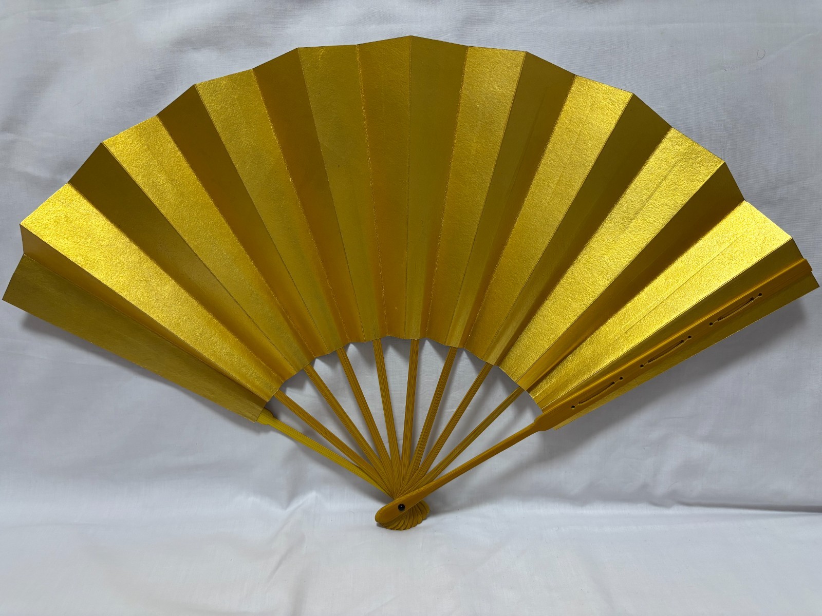Kanze School Traditional Japanese Dancing Fan (Shaku-ichi size) - Gold & Silver
