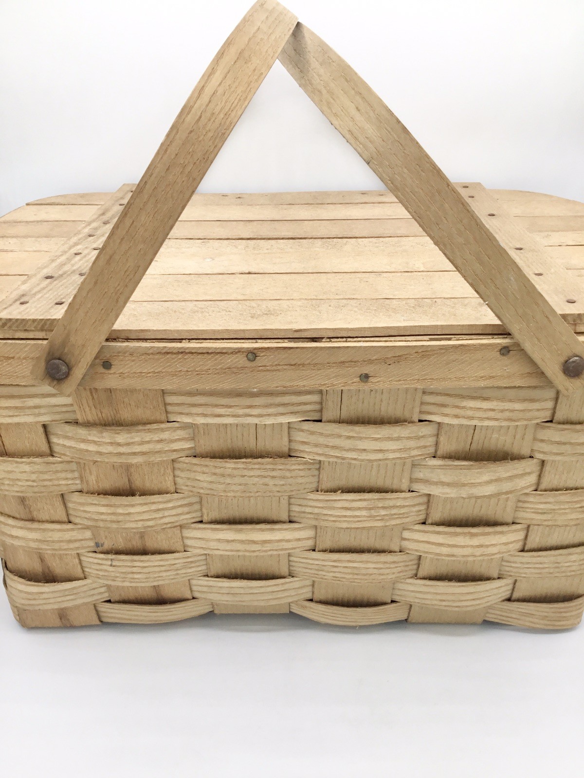 Vtge 18” Basketville Putney Vermont Woven Double Handle Picnic Basket, Cottage