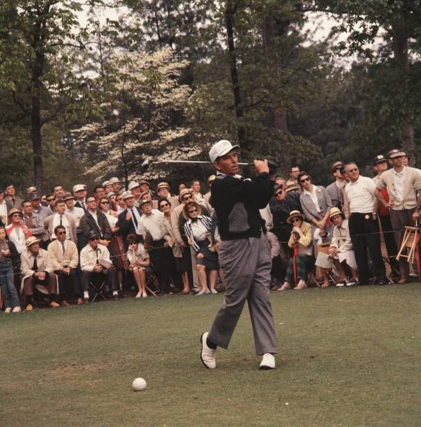 Julius Boros tees off second hold a large gallery watching 1965 Ma- Old Photo
