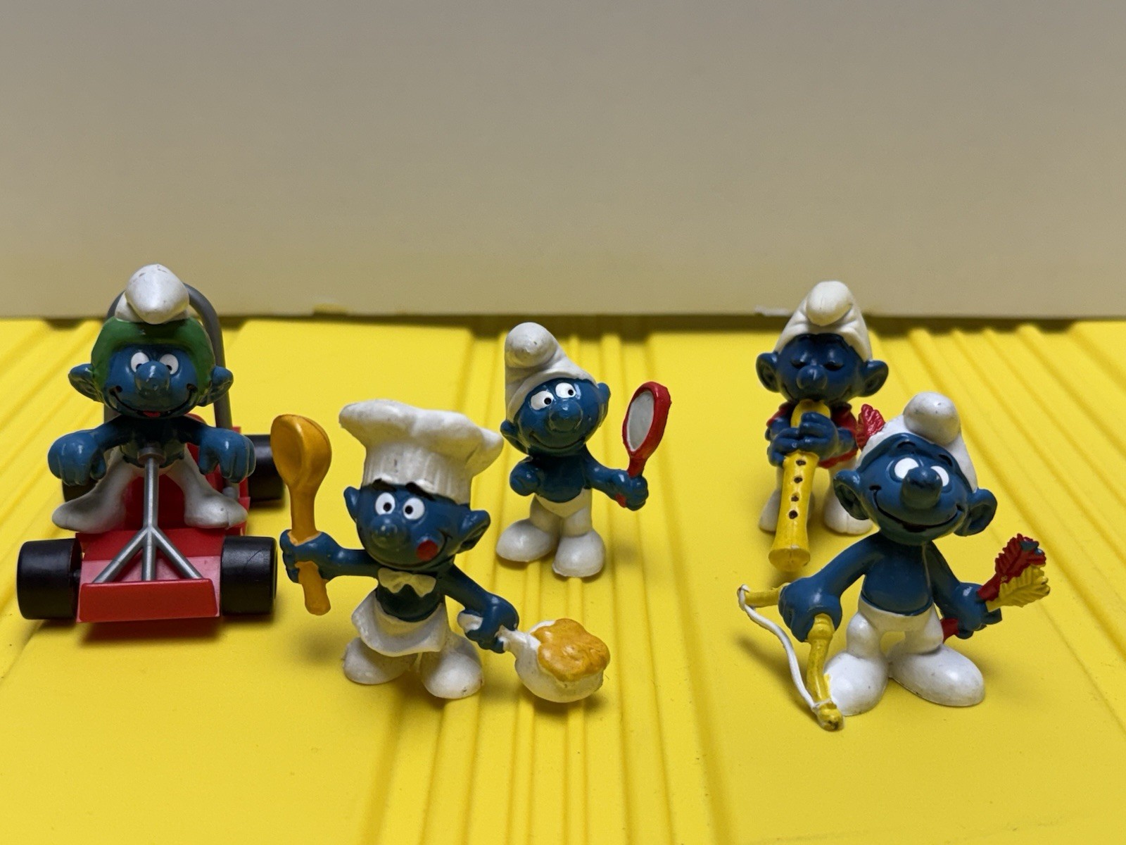 1981 Vintage Schleich The Smurfs PVC Figurines Lot of 5 Nice Shape + Car