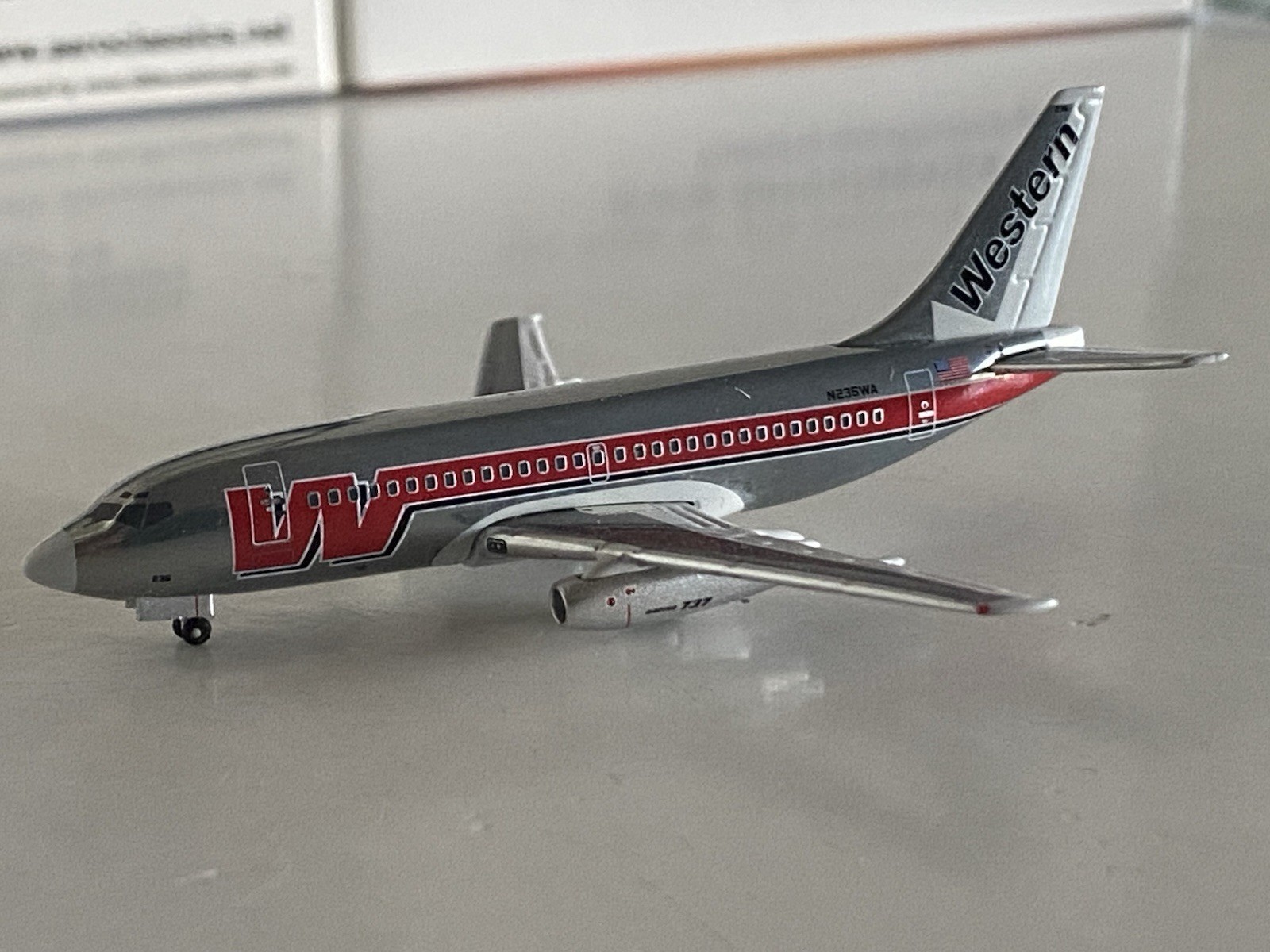 Aeroclassics Western Airlines Boeing 737-200 1:400 N236WA ACN236WA Bud Light
