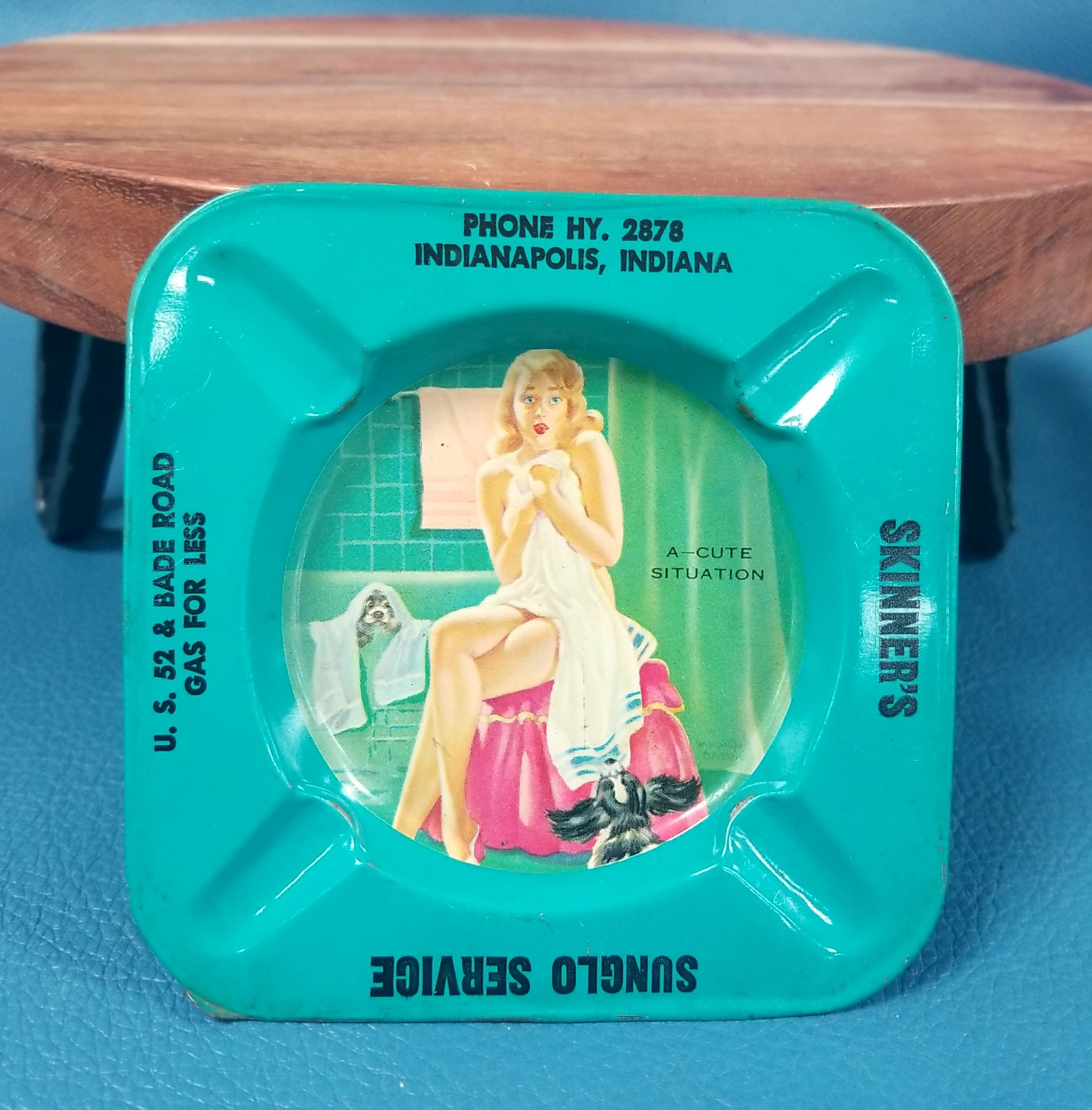 VTG Skinner Sunglo Service Station Tin Litho Pinup Girl Ashtray