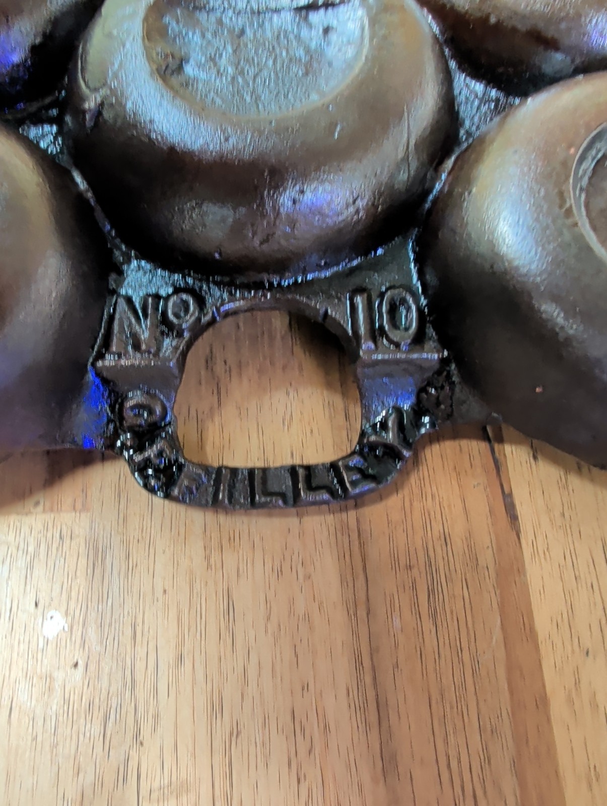 Vintage Rare G. F. Filley  No. 10 Cast Iron Gem Baking Pan Fully Restored