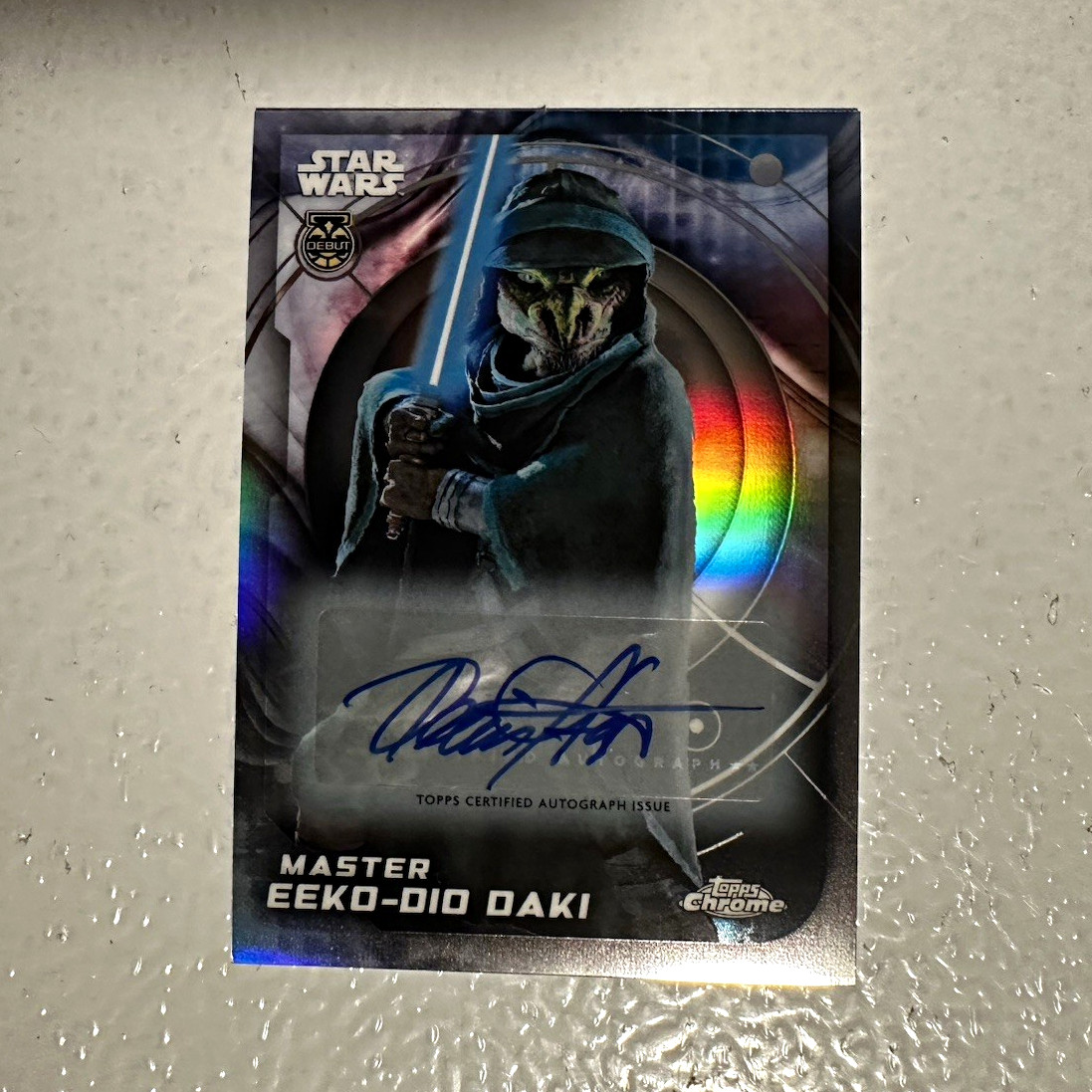 Topps 2025 Topps Chrome Star Wars Dennis Haysbert Autograph Master Eeko-Dio #141 Topps 2025 Topps Chrome Star Wars Dennis Haysbert Autograph Master Eeko-Dio #141