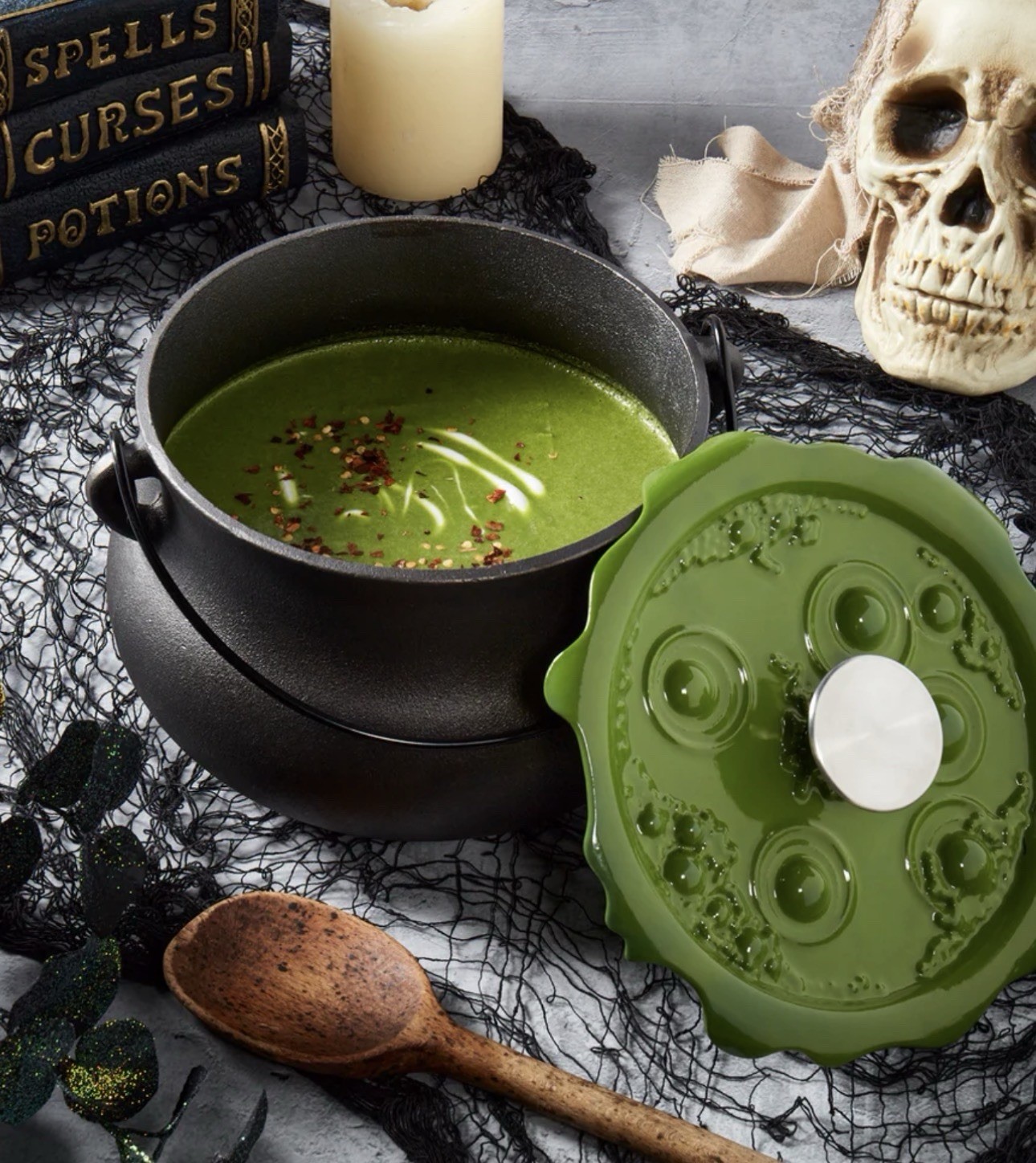 Smith and Clark 4-Quart Cast Iron Cauldron Pot with Green 'Bubbling' Lid