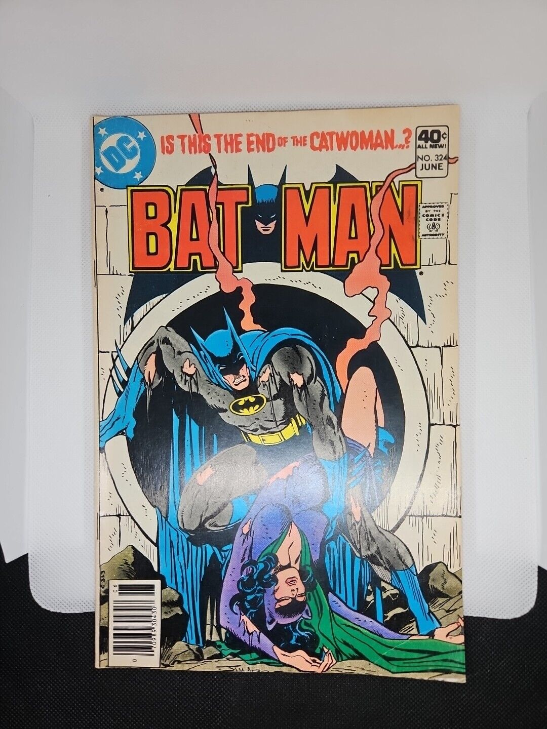 Batman #323 & #324 (1980) Newsstand 2nd Appearance Tim Fox Len Wein Catwoman GC