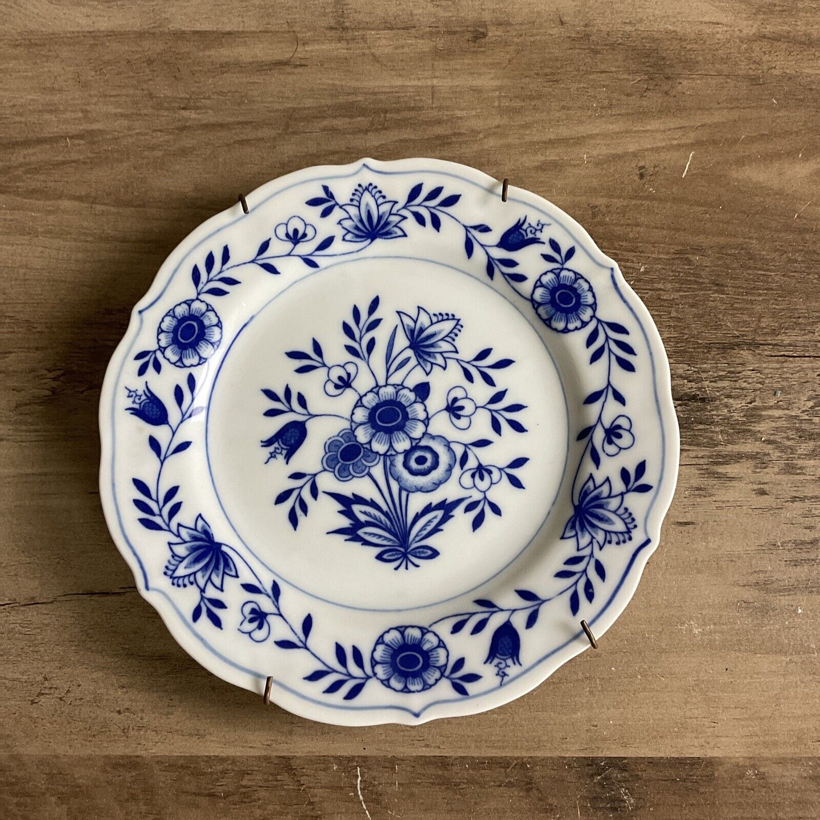 UCAGCO Plate BLUE DELL Japan porcelain with hanger