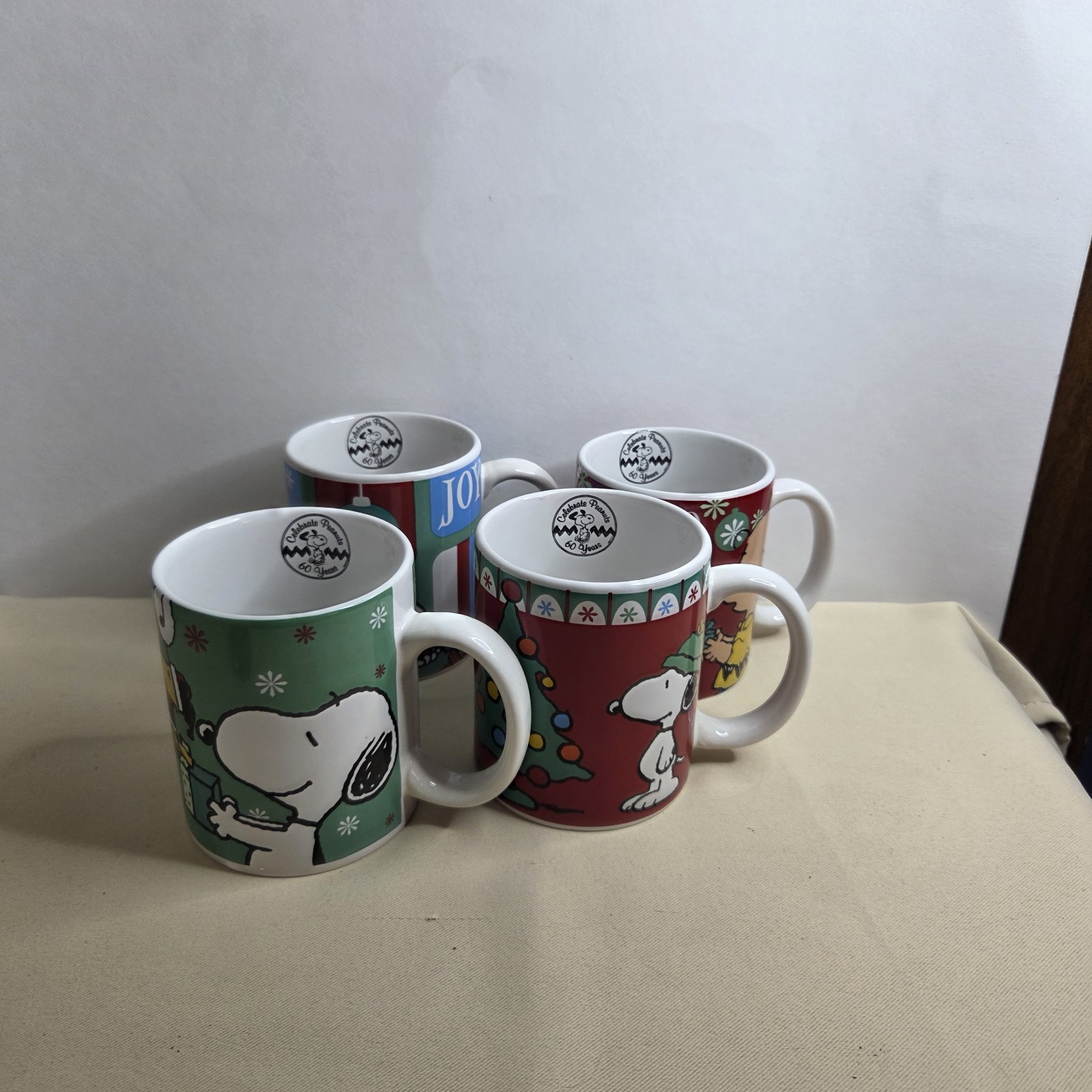 Coll/VTG: (Set Of 4) Peanuts-themed Christmas Coffee Mugs From 60th Anniv.