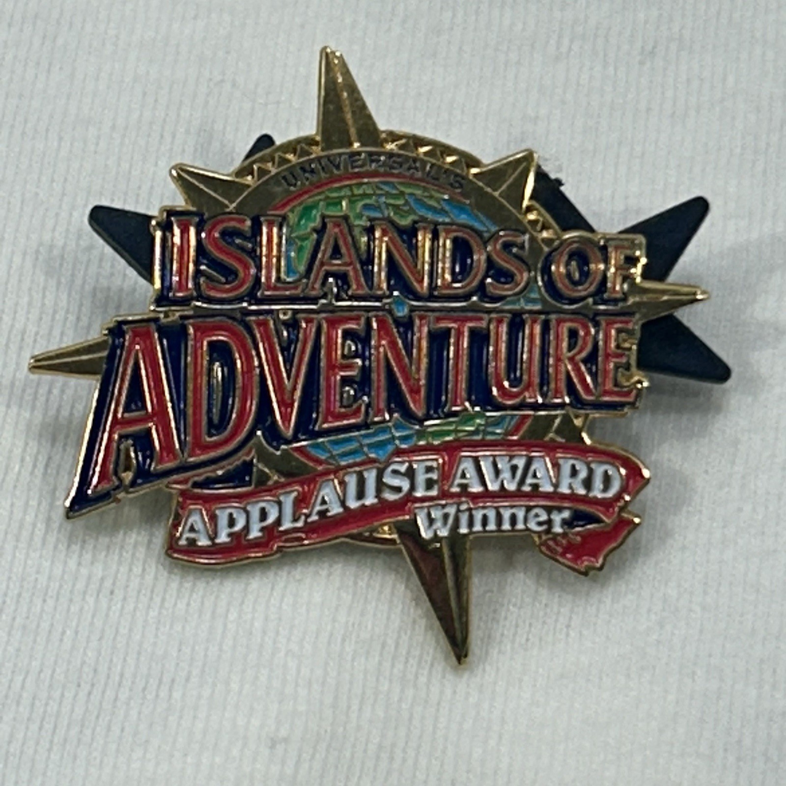 Universal’s Islands of Adventure Applause Award Winner Vintage Lapel Pin