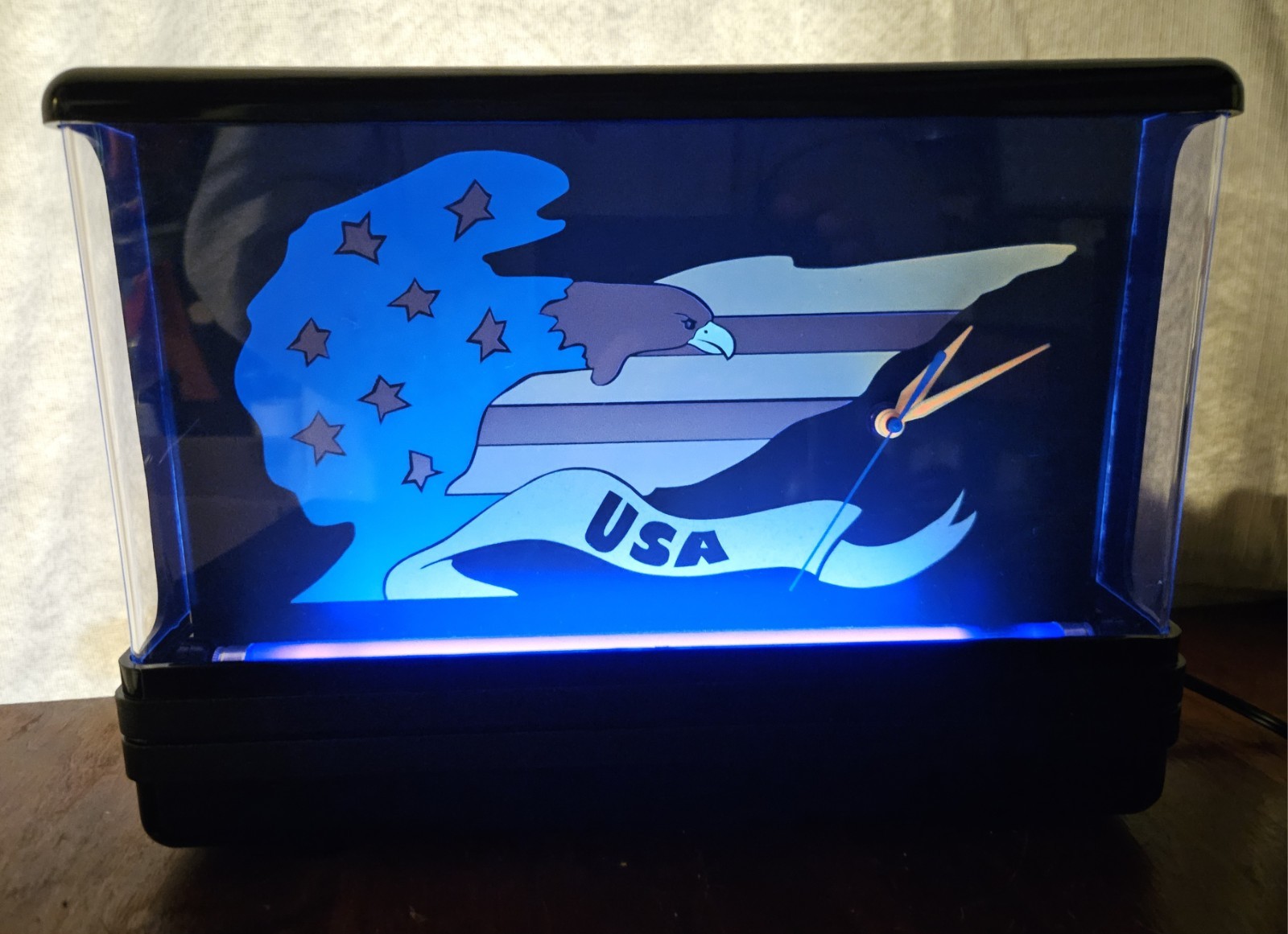 Geminii Clock Nuon Eagle USA Light Neon Blue Light Vintage USA 1980s