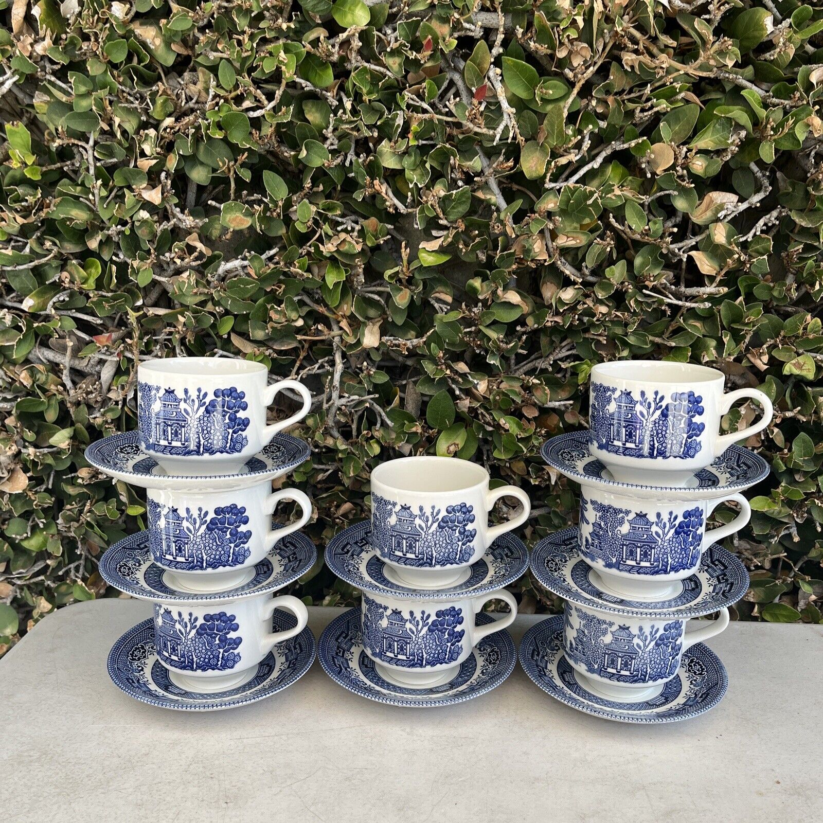VTG Churchill Blue Willow Tea Cups and Saucers-England-Set of 8