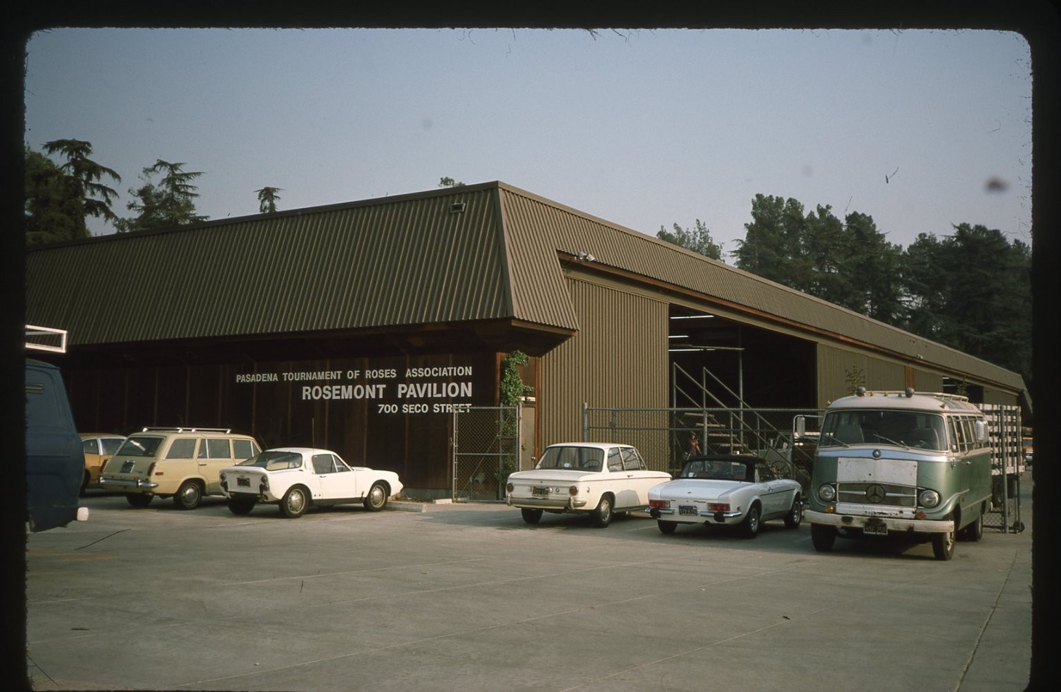 sl24 Slide 1970\'s Pasadena Rosemont Pavilion Cars Mercedes BMW Fiat 686a sl24 Slide 1970\'s Pasadena Rosemont Pavilion Cars Mercedes BMW Fiat 686a