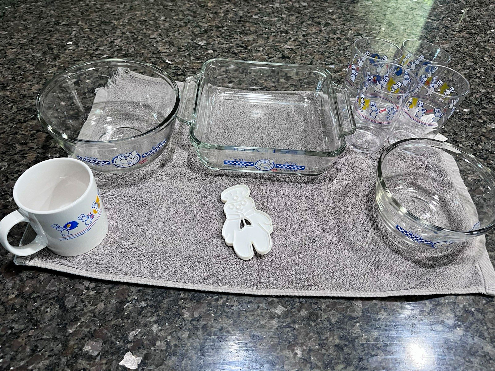Pillsbury Doughboy 1989 1991 Lot Mixing Bowls Baking Dish Cups Mug Cookie Cutter